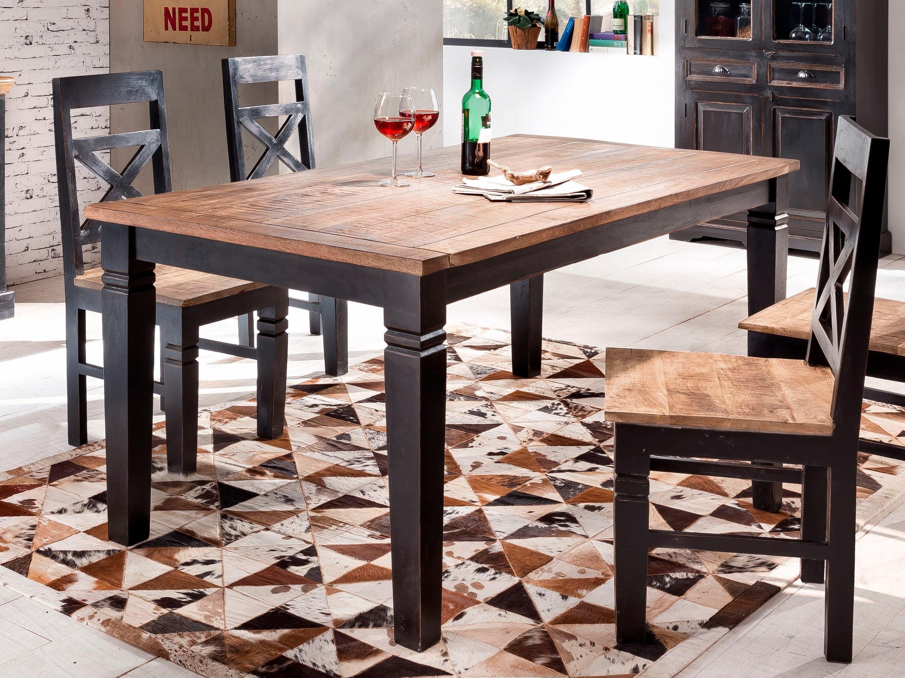 SIT Esstisch Sighișoara aus Mangoholz im Vintage-Design, Schwarz-honigfarbener Kontrast im charmanten Antik-Look