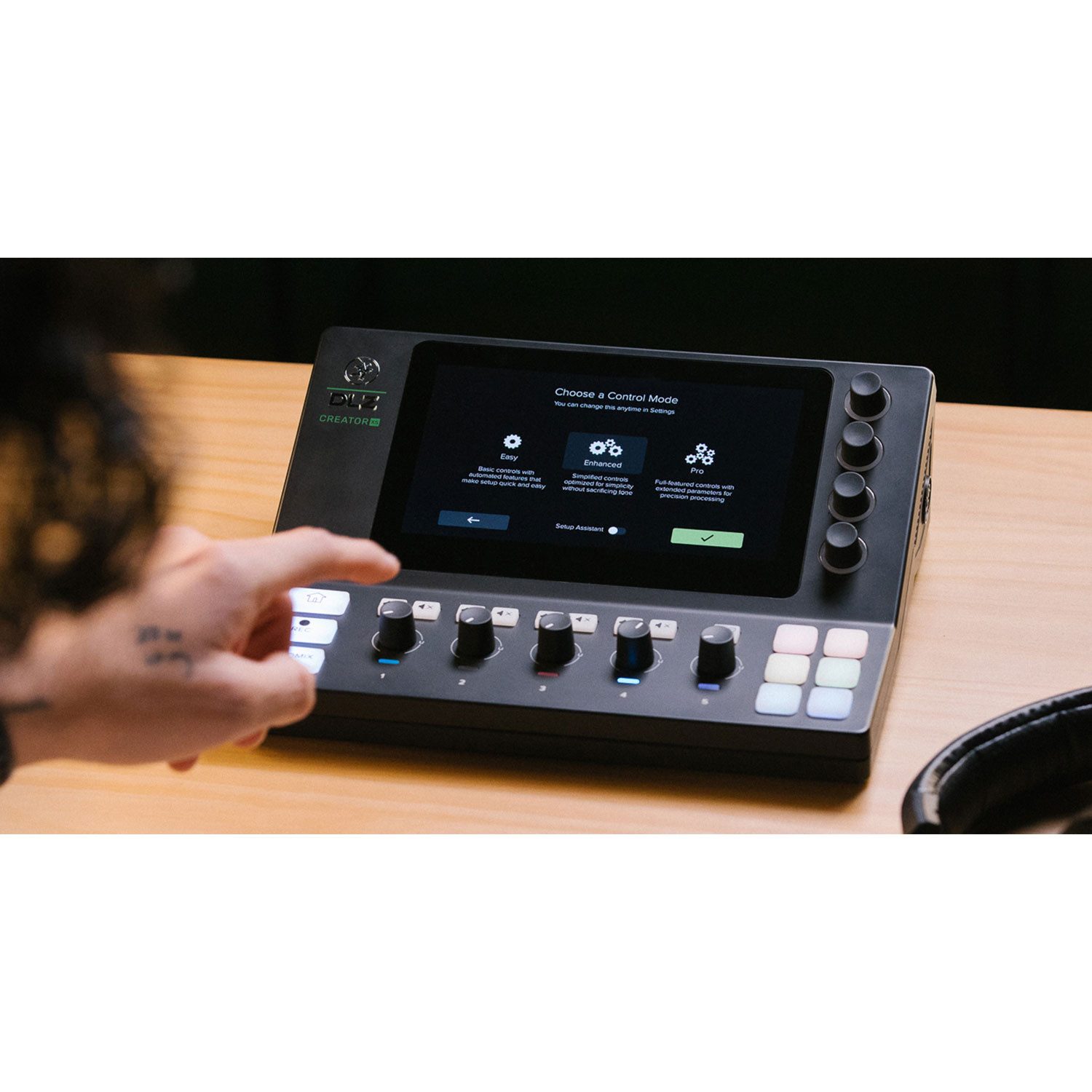 MACKIE Mackie Mischpult DLZ Creator XS Streaming Mixer Digitales Aufnahmegerät (3 Betriebsmodi für verschiedene Erfahrungsstufen)