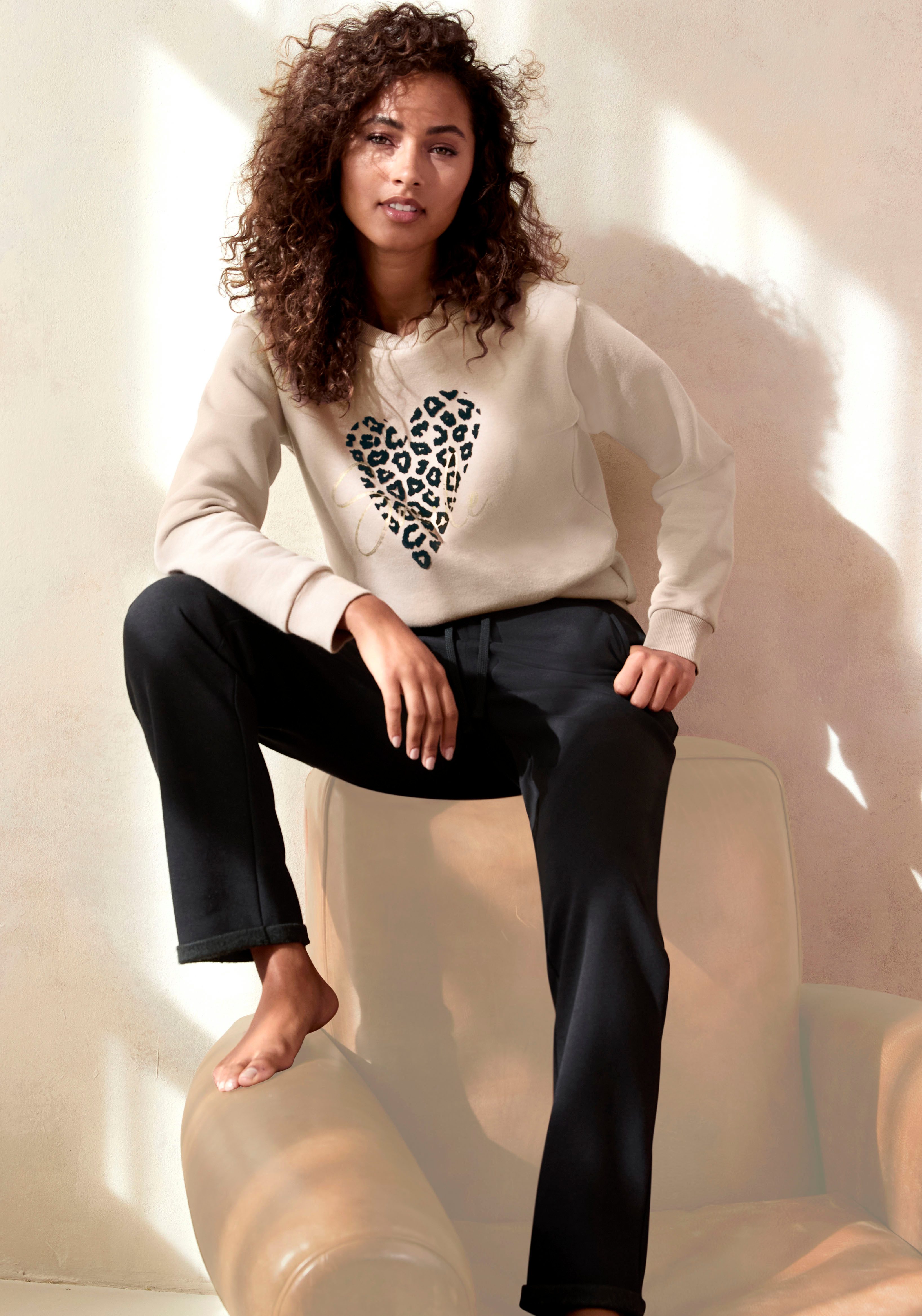 LASCANA Sweathose Relax-/Loungehose mit seitlichen Taschen, Loungewear