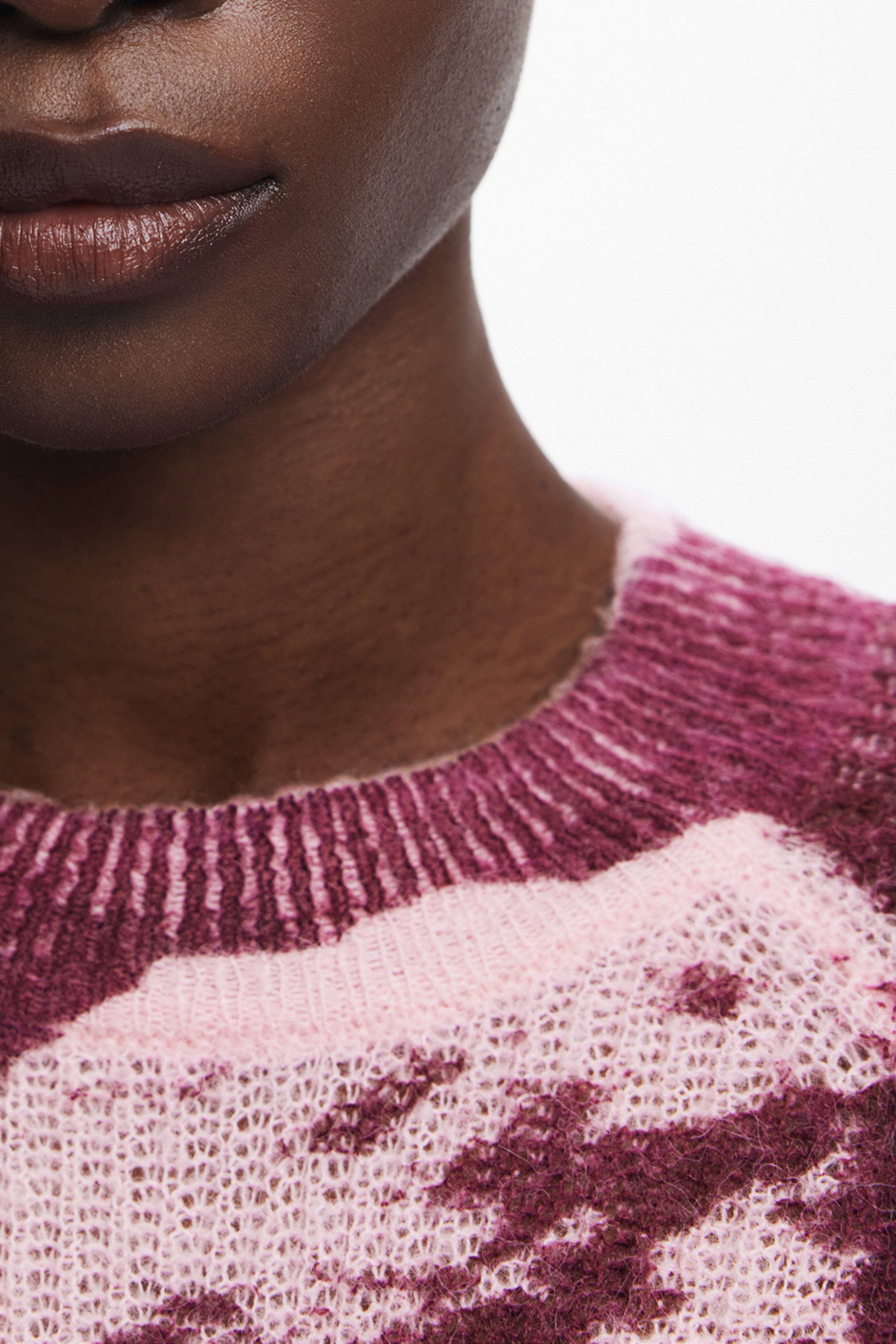 Desigual Strickpullover Rosa Damenpullover mit Rundhalsausschnitt und Kontrastdetails