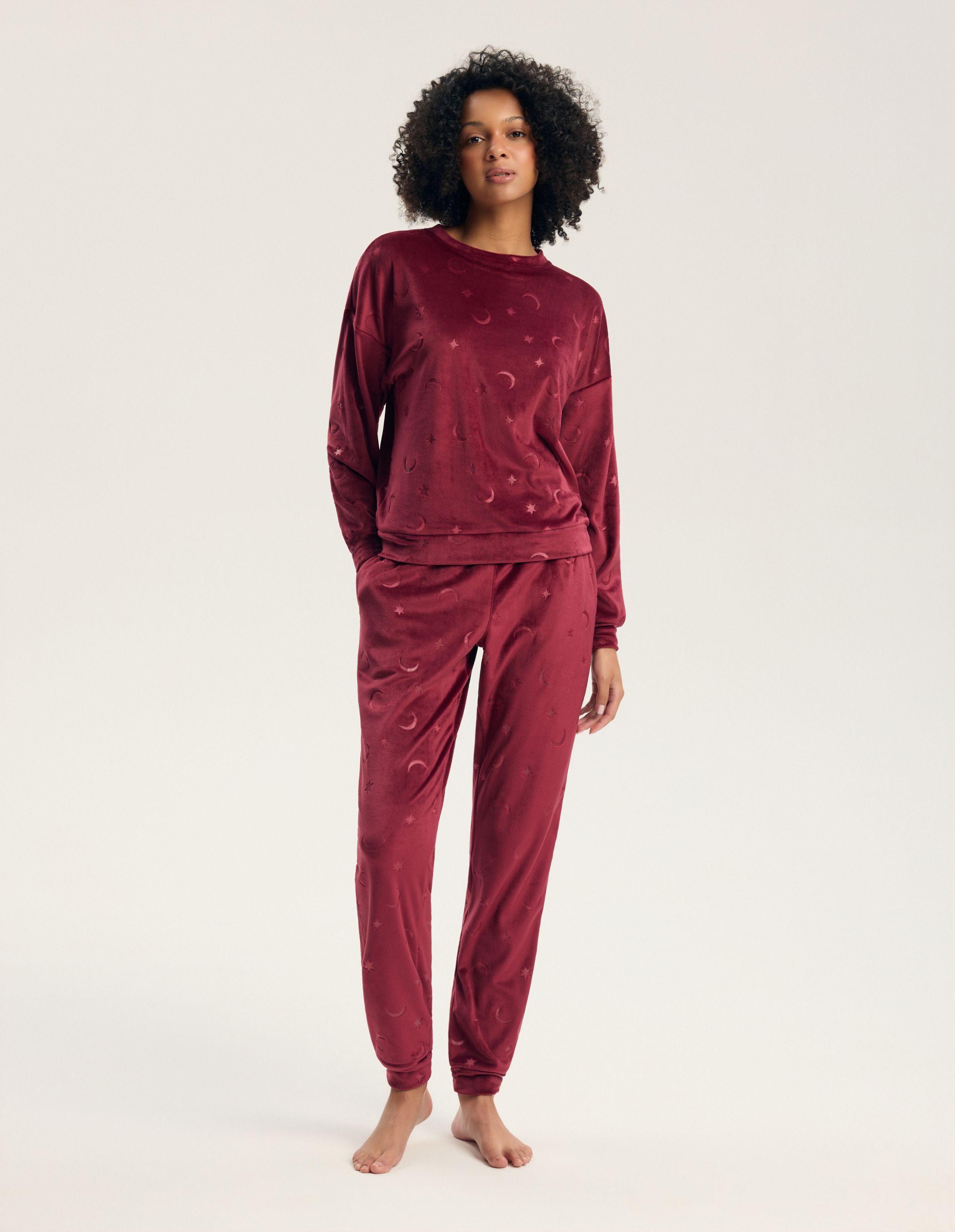 Henderson Schlafanzug Pyjama Hausanzug bequem aus Velours langärmlig mit Print Gilly (2 tlg)
