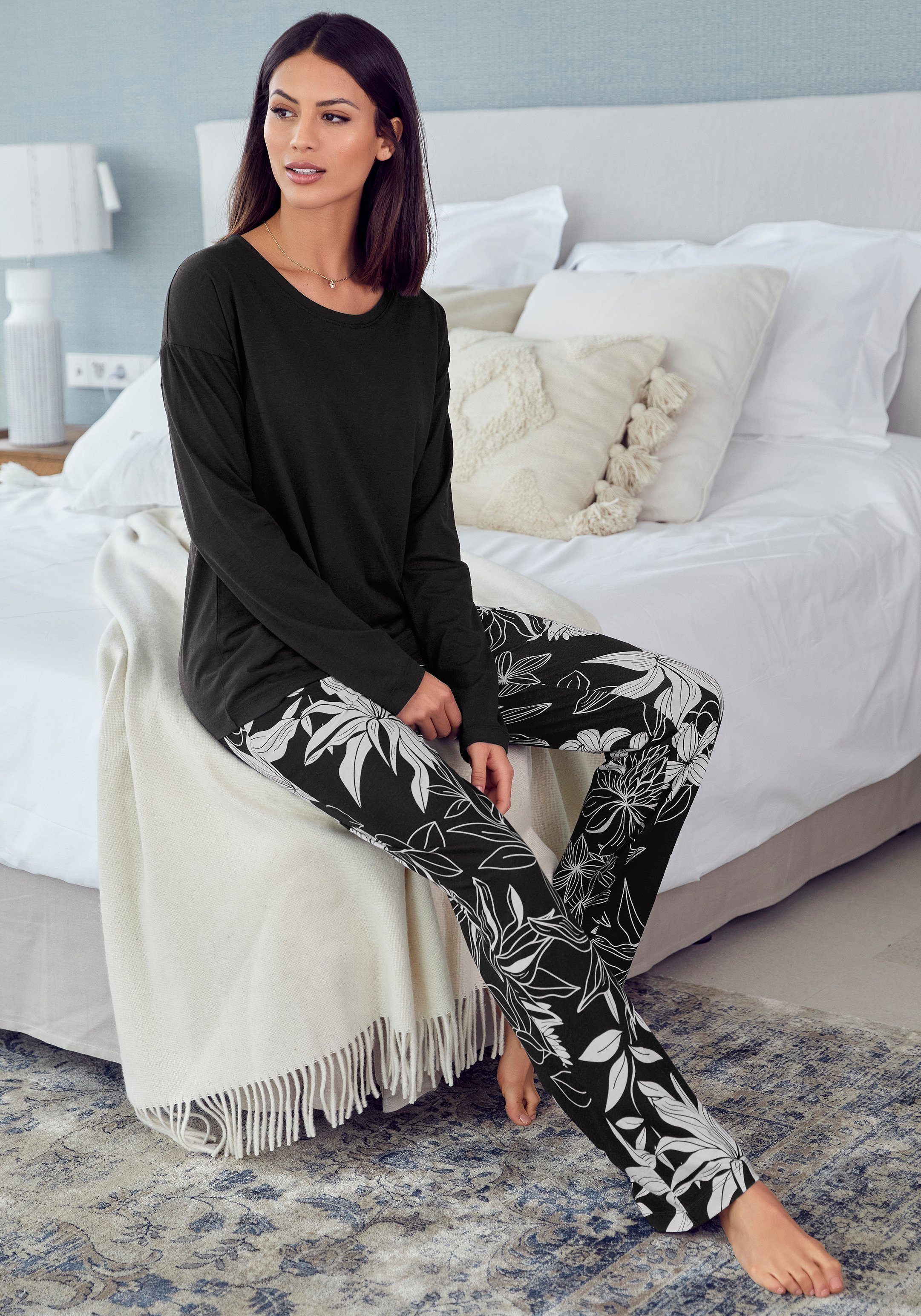 LASCANA Schlafhose mit floralem Druck