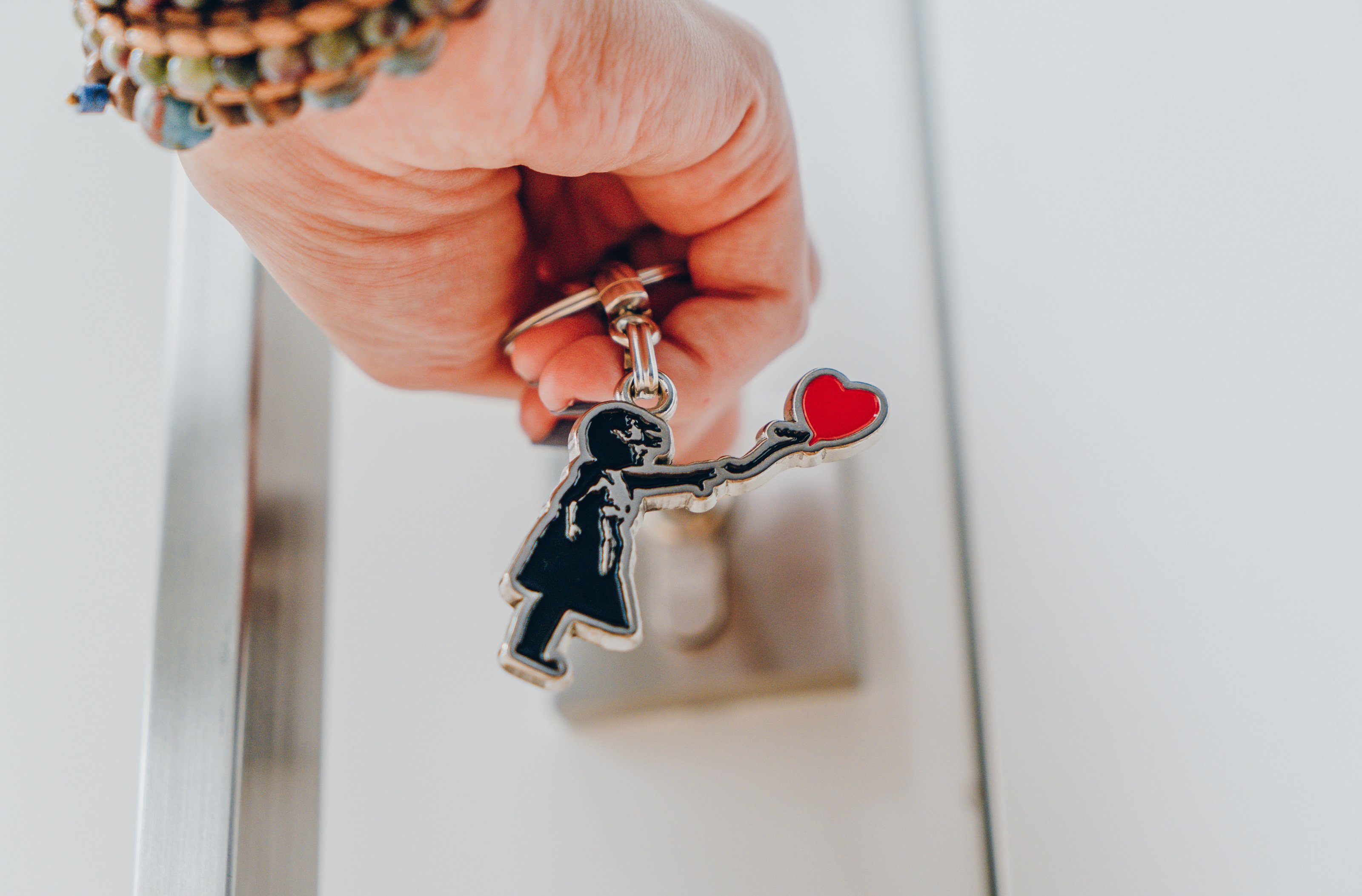 AvantgART Schlüsselanhänger Schlüsselanhänger von Banksy, Girl with Balloon, Banksy Kunstdruck