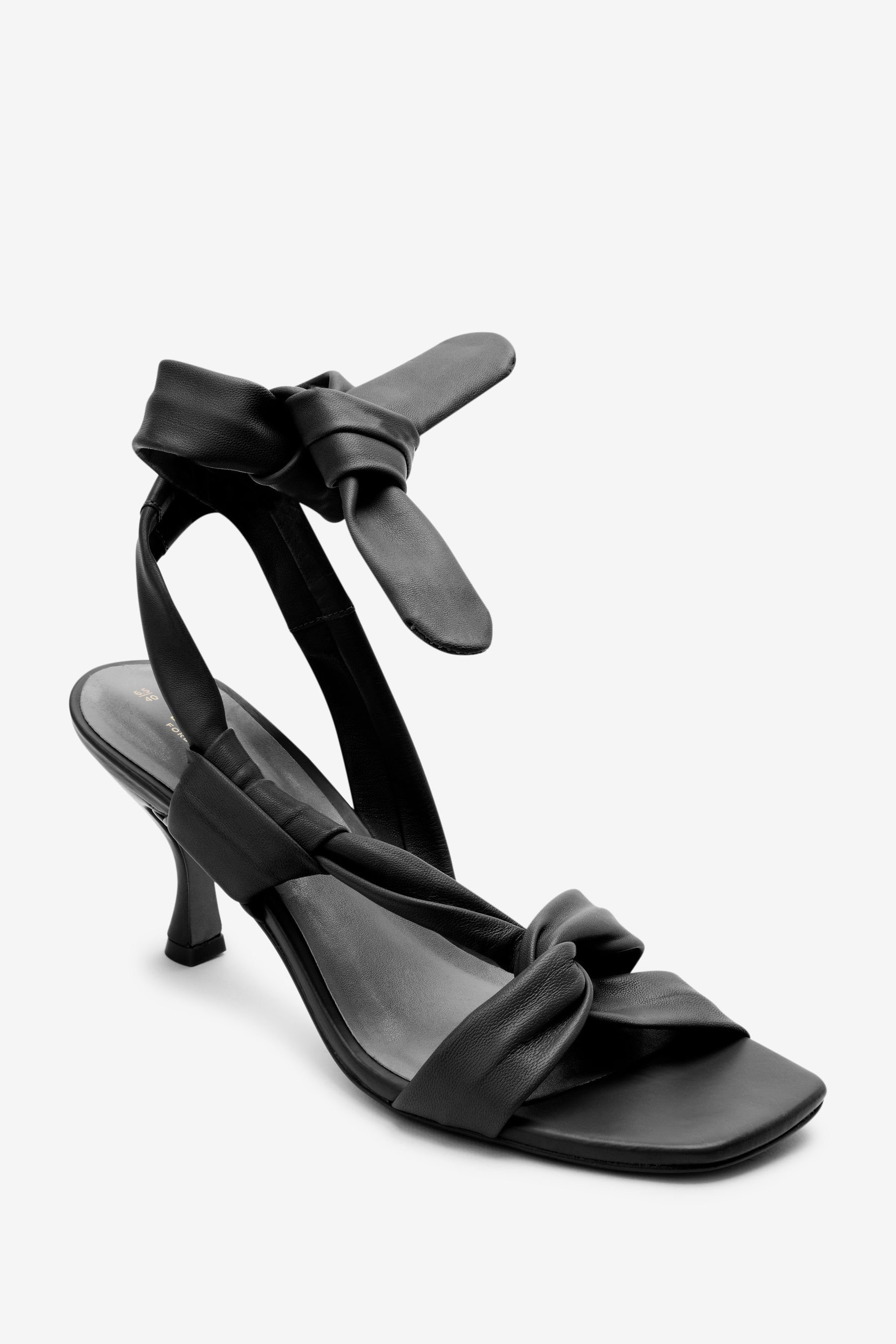 Next zum Black aus (1-tlg) Leder Sandalette Binden Weiche Signature Sandalette