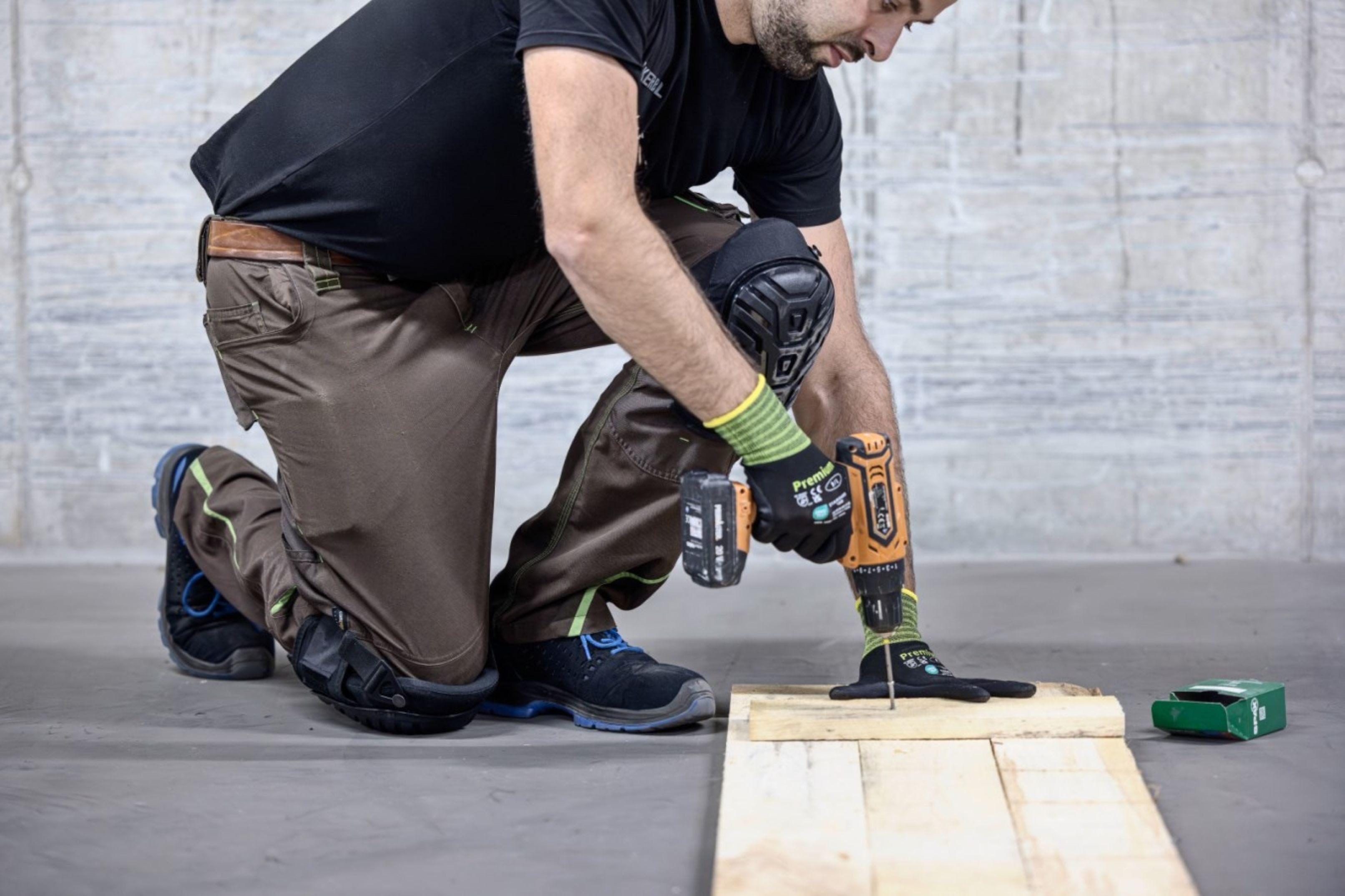Kerbl Knieschutz Kerbl Knieschützer ComfortKnee mit Hartschale und Klettverschluss, sch – Bild 5 von 5