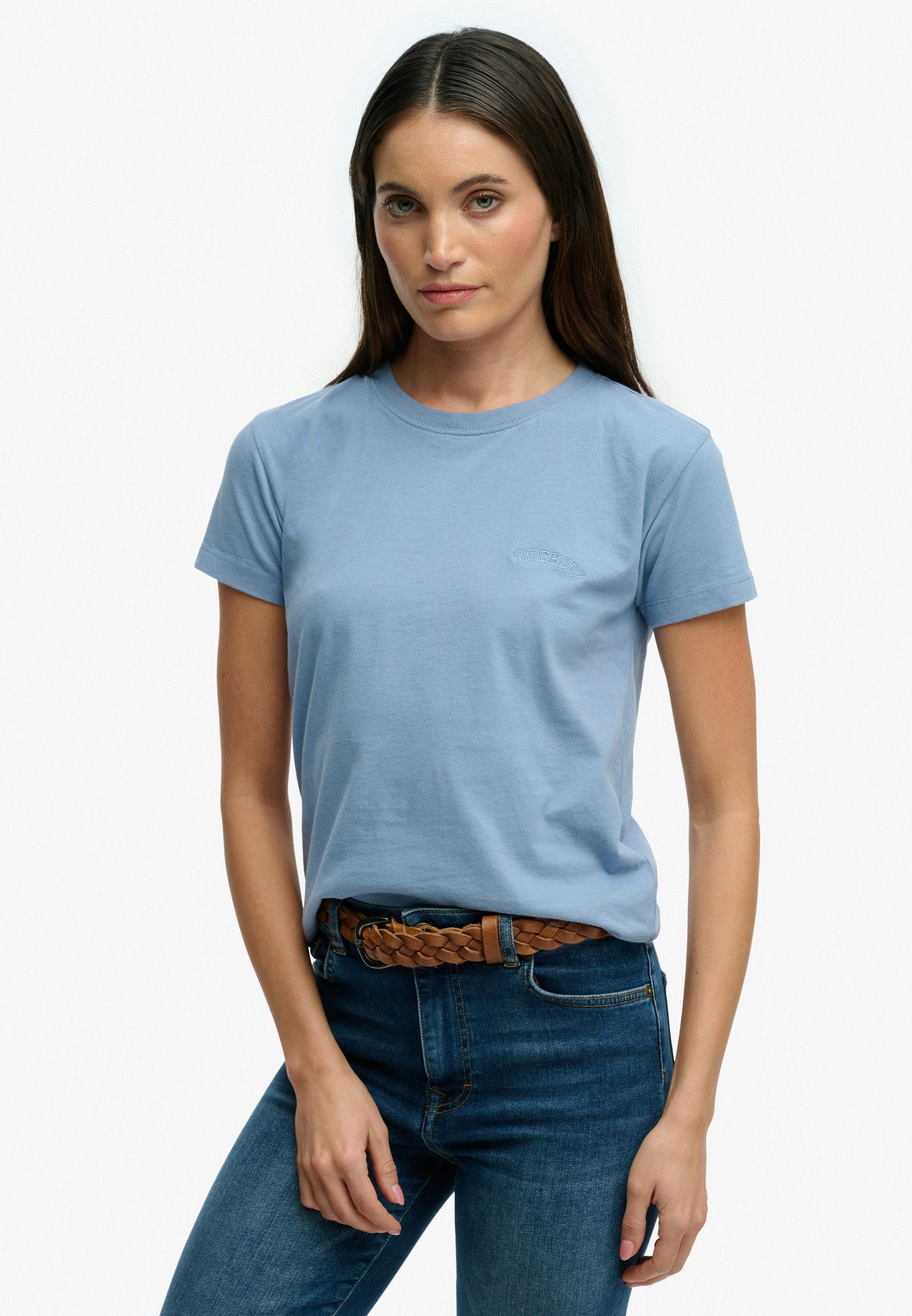 Superdry Kurzarmshirt SU-ESSENTIAL LOGO 90'S T SHIRT angenehmes Tragegefühl durch besonders weiche Haptik