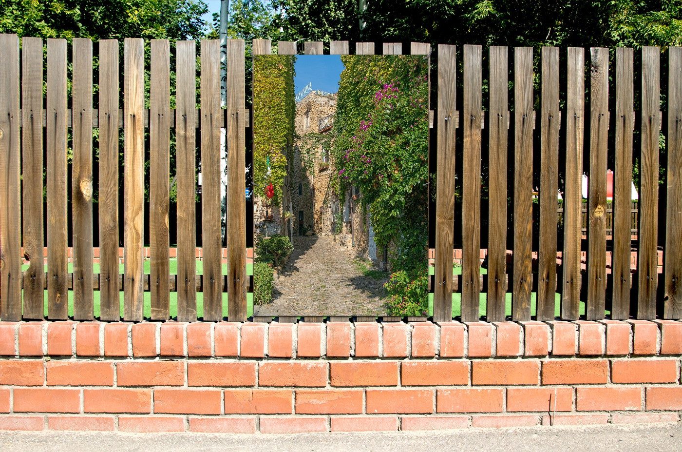 Wallario Sichtschutzzaunmatten Verwunschene Gasse im Grünen