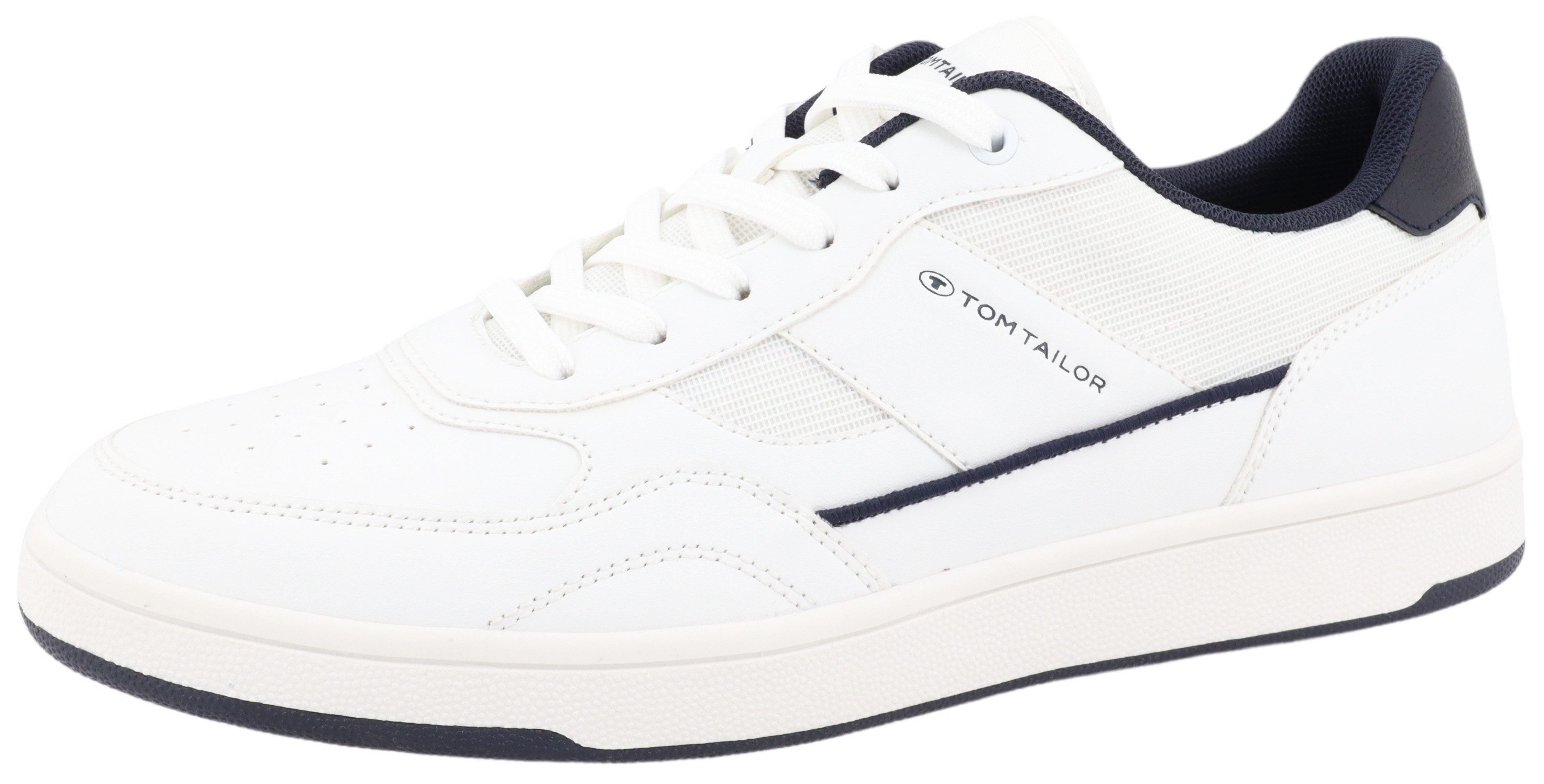 Sneaker