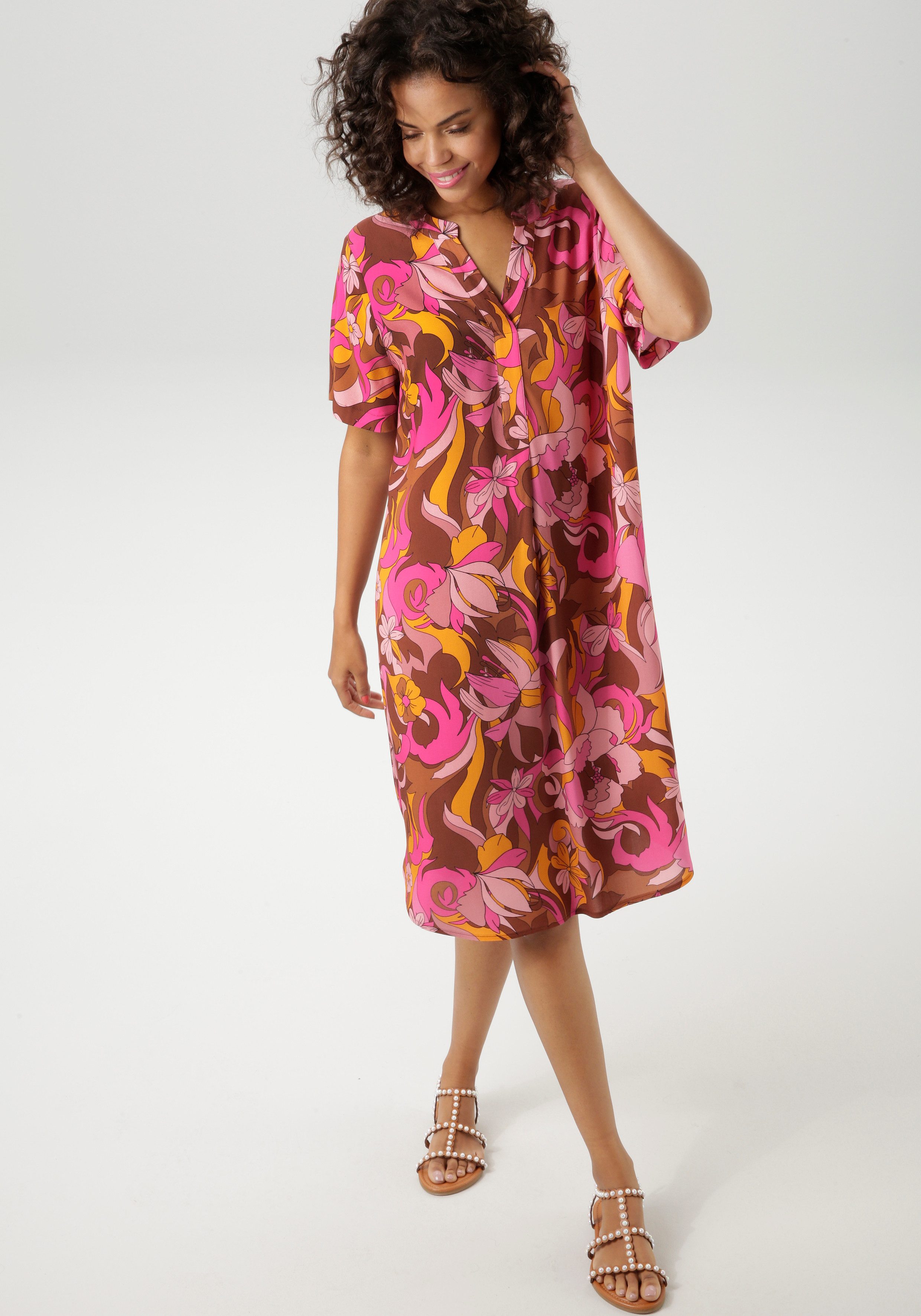 Aniston CASUAL Sommerkleid mit extravagantem, grafischen günstig online kaufen