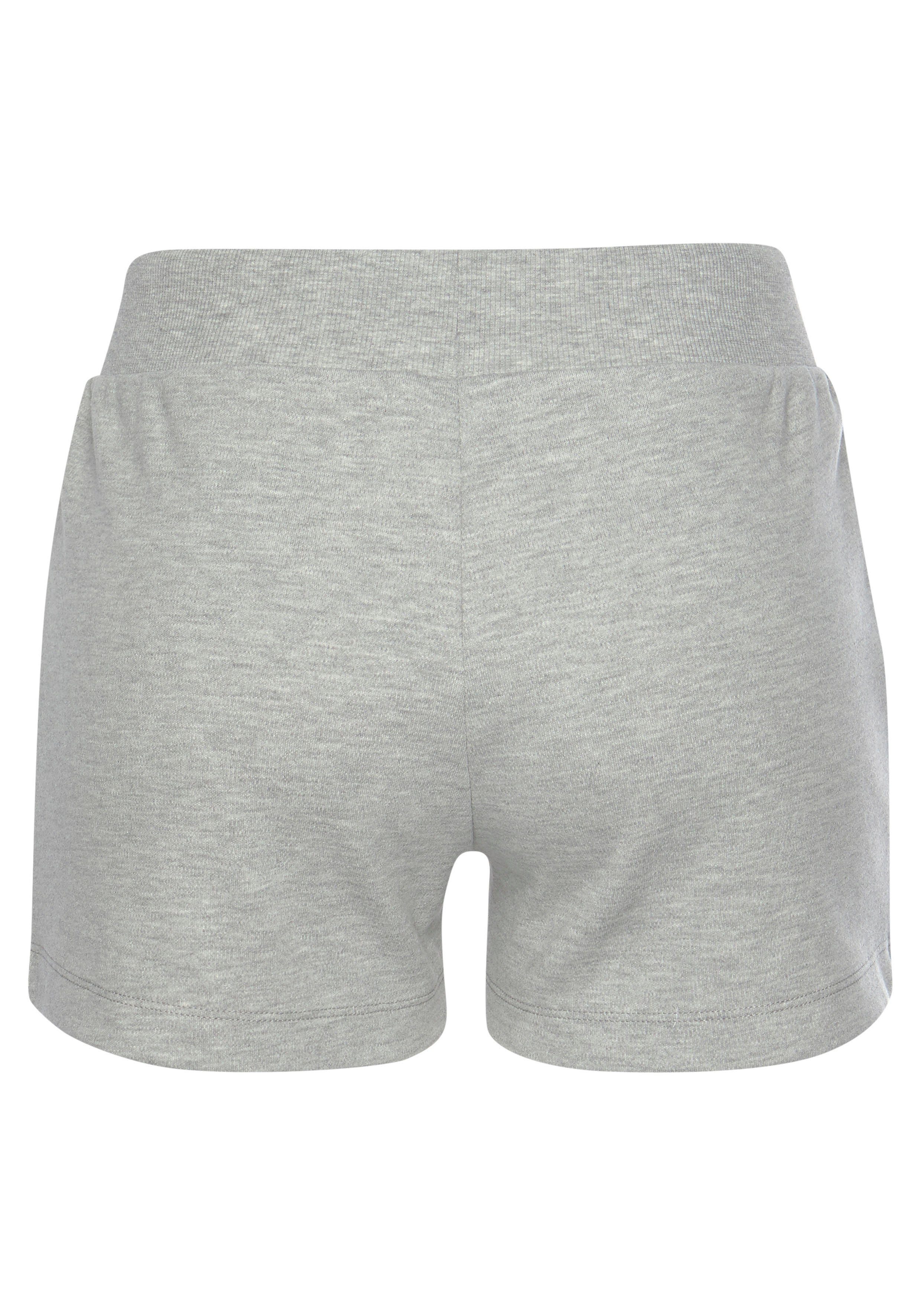 Bench. Loungewear Relaxshorts mit kleiner glänzenden Logostickerei, Loungeanzug – Bild 4 von 5