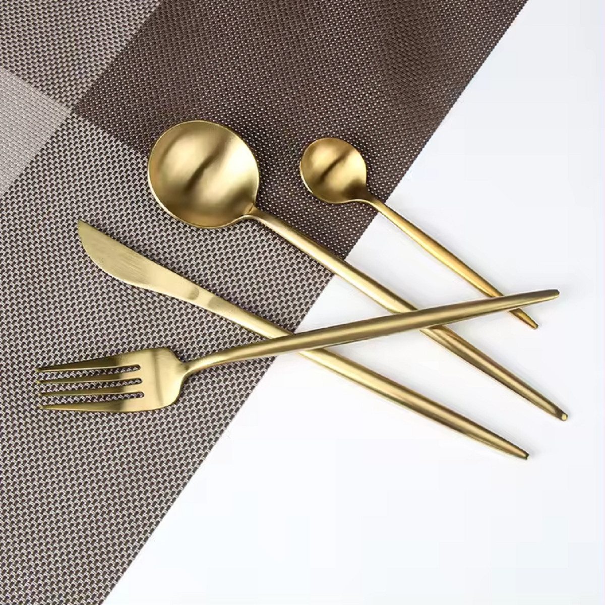 Cheffinger Besteck-Set Premium Besteckset 6 Personen 24-tlg Edelstahl Essbesteck (24-tlg)