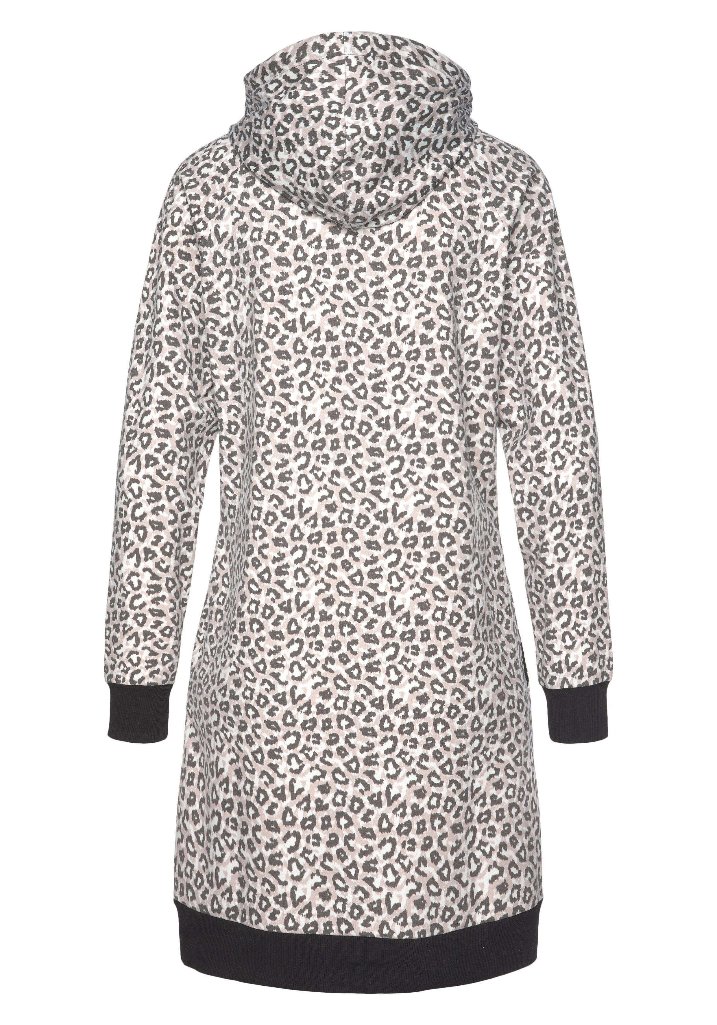 LASCANA Sweatkleid mit Kapuze und seitlichen Eingrifftaschen, Loungewear – Bild 4 von 5
