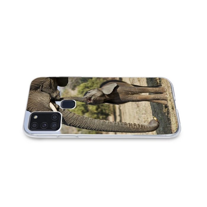 MuchoWow Handyhülle Elefantenbaby kommuniziert mit seiner Mutter Handyhülle Samsung Galaxy A21s Smartphone-Bumper Print Handy