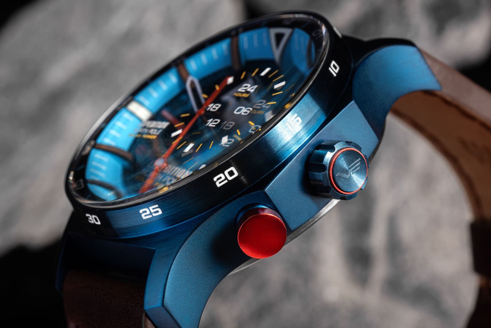 Vostok Europe Solaruhr 595D736-LSB – Expedition North Pole „Polar Ice“ – 47 mm, – Leder & Silikonband