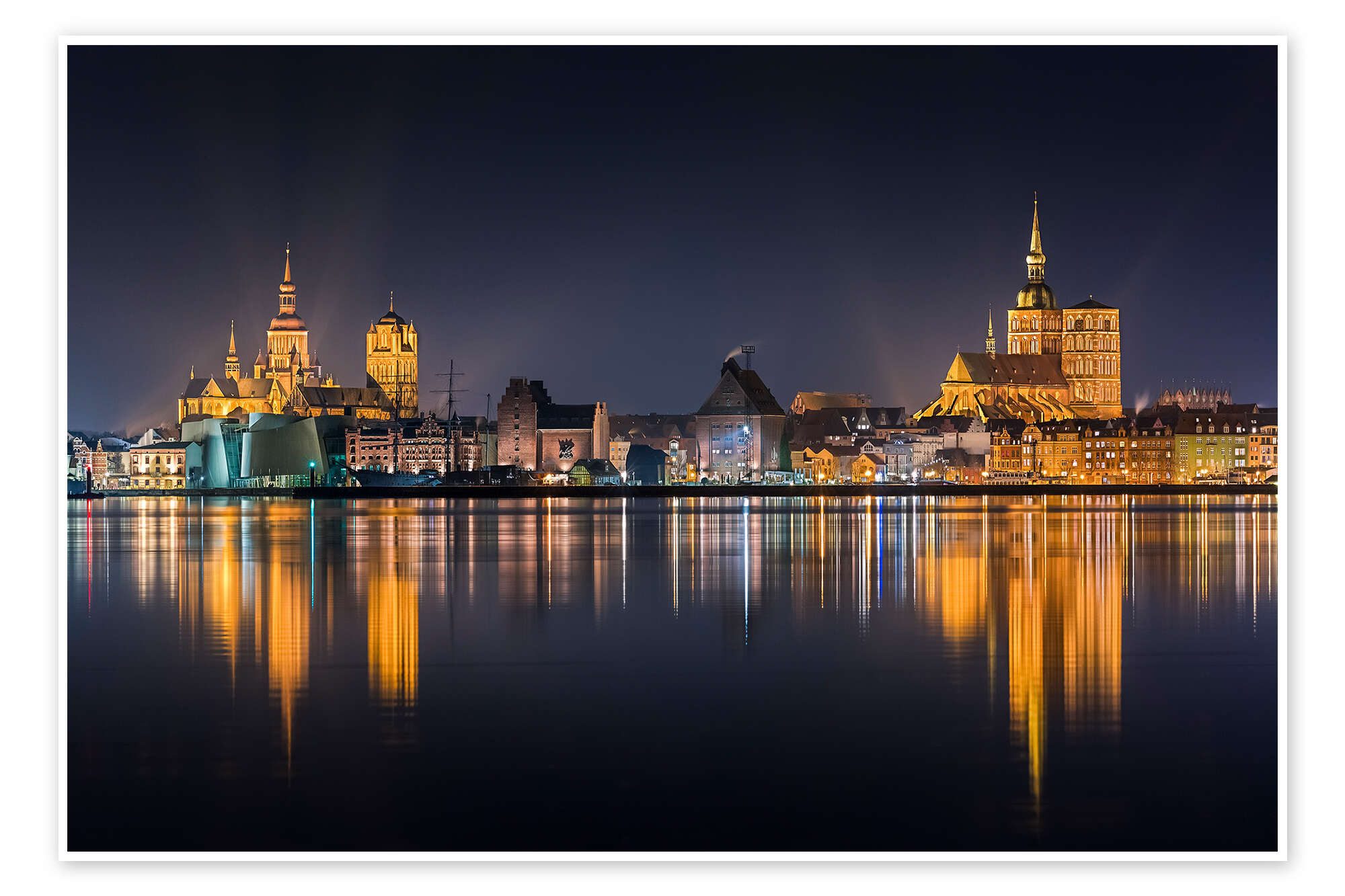 Posterlounge Wandbild Skyline von Stralsund bei Nacht, Kristian Goretzki, erhältlich als Poster, Leinwandbild, Wandsticker oder Acrylglasbild