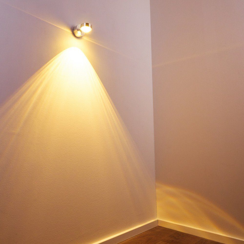 hofstein Wandleuchte »Beura« moderne Wandleuchte aus Metall in Chromfarben/Klar, 3000 Kelvin, Wandstrahler mit Lichteffekt, 300 Lumen; IP44