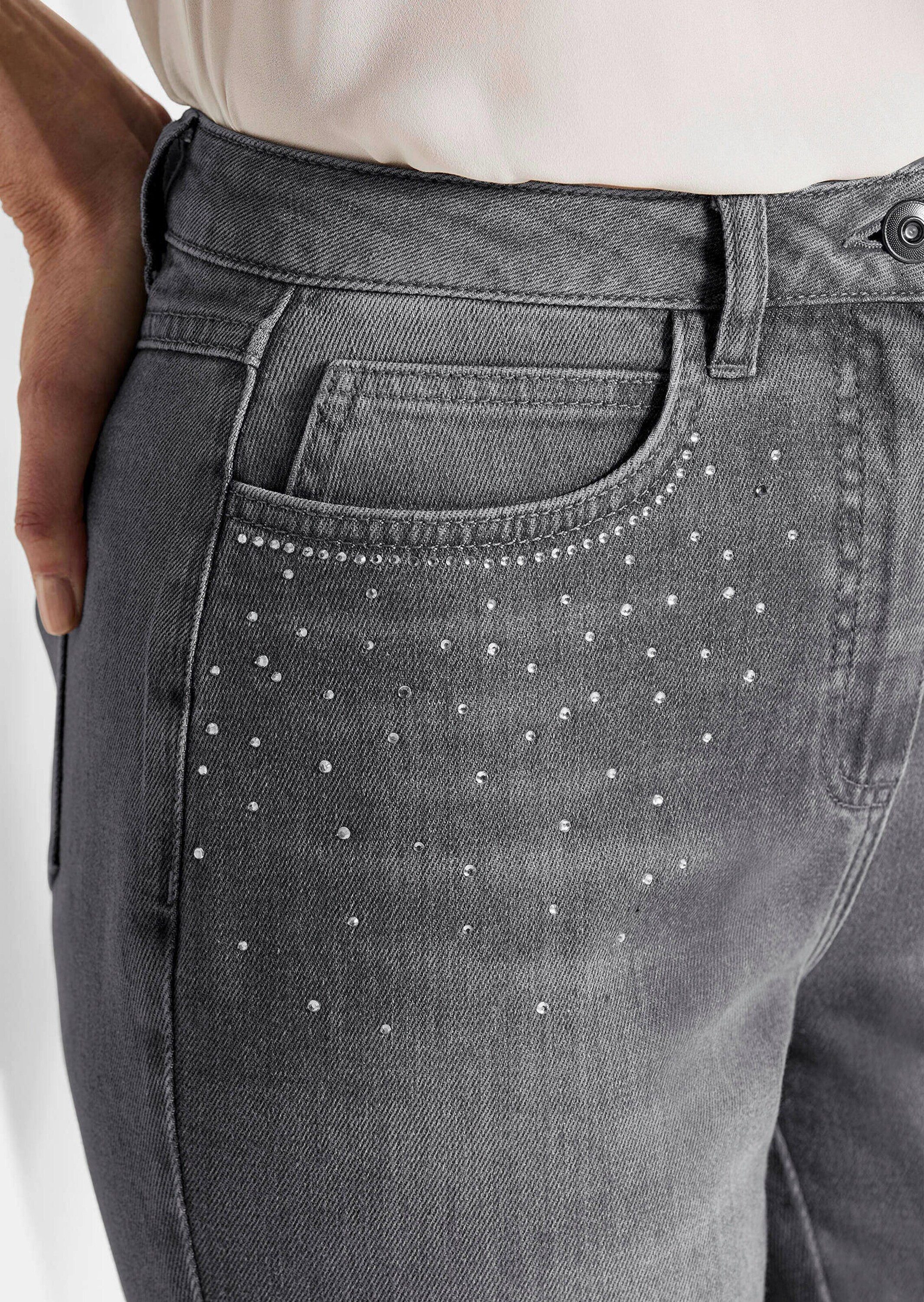 GOLDNER Bequeme Jeans Kurzgröße: Mom-Jeans SARA mit Formbund Bequeme Denim-Hose mit Glitzer-Details, aus Baumwolle – Bild 5 von 5