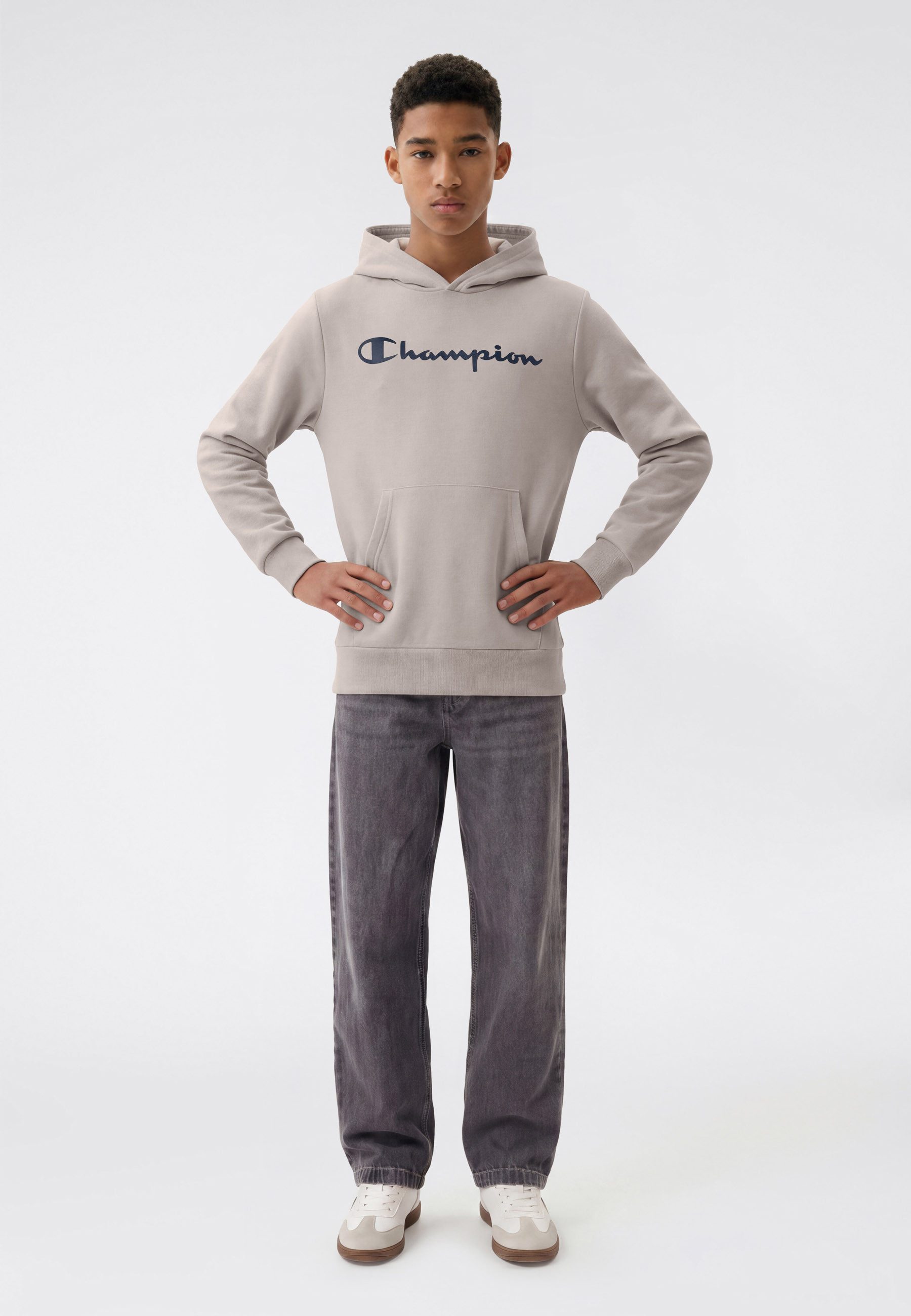 Champion Kapuzensweatshirt SPORTWEAR HOODIE Standard Fit für Kinder, mit Kängurutasche, ohne Verschluss, in normaler Länge