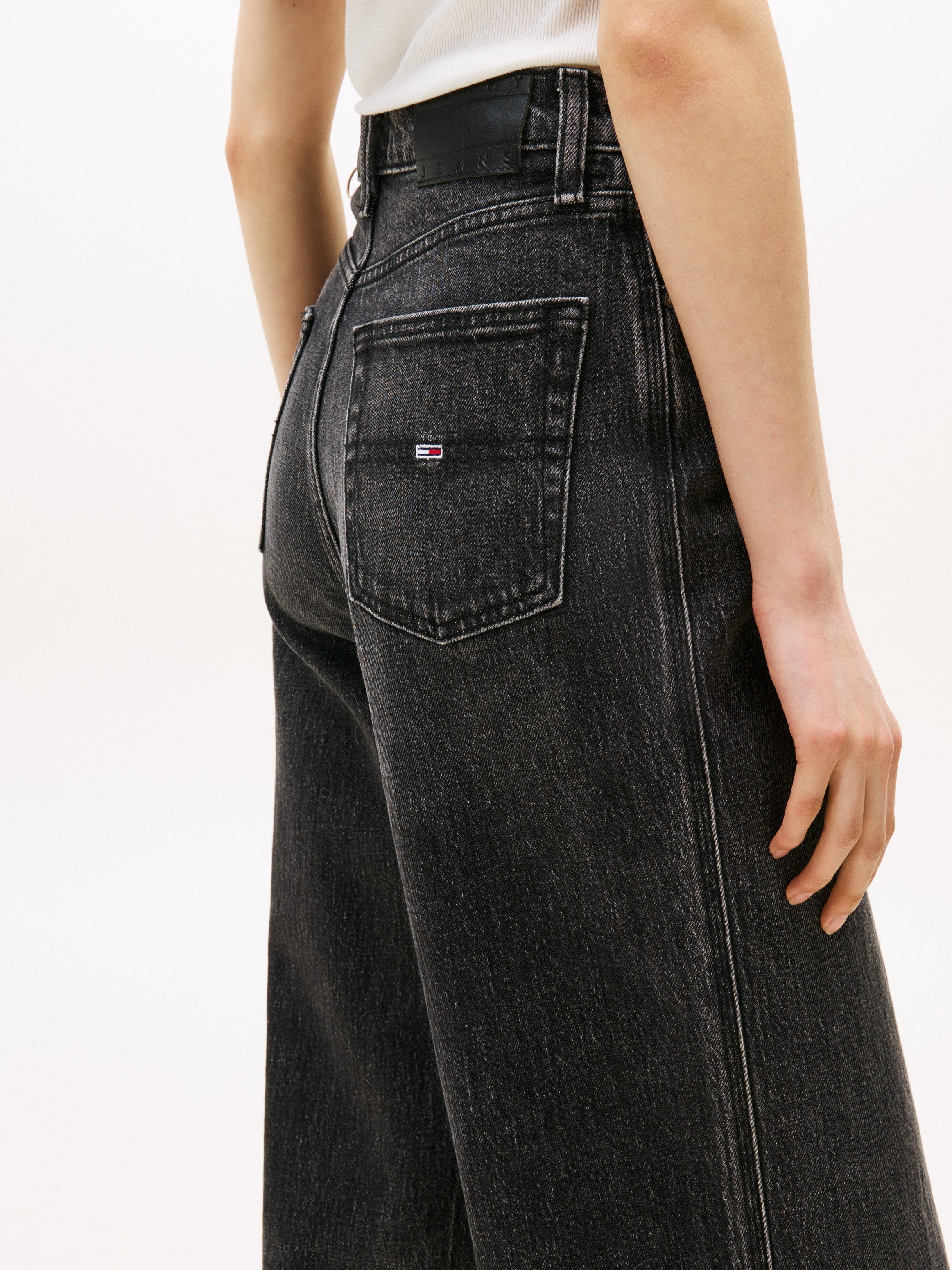 Tommy Jeans Weite Jeans Claire High Rise mit Logo-Badge