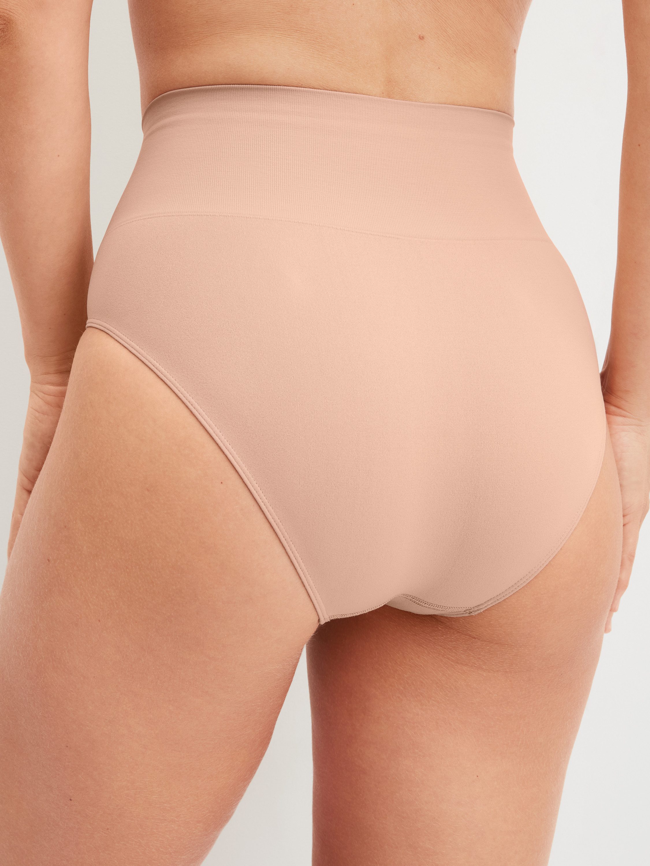 CALIDA Taillenslip Seamless Shape Damen (1-St) dezentes Shaping, nahtlose Verarbeitung, High Waist, unsichtbar