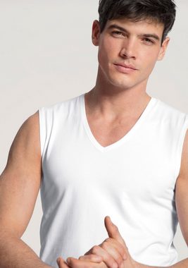 CALIDA Unterziehshirt Cotton Code City-Shirt, V-Neck, glatte Oberfläche, sportliches Shirt