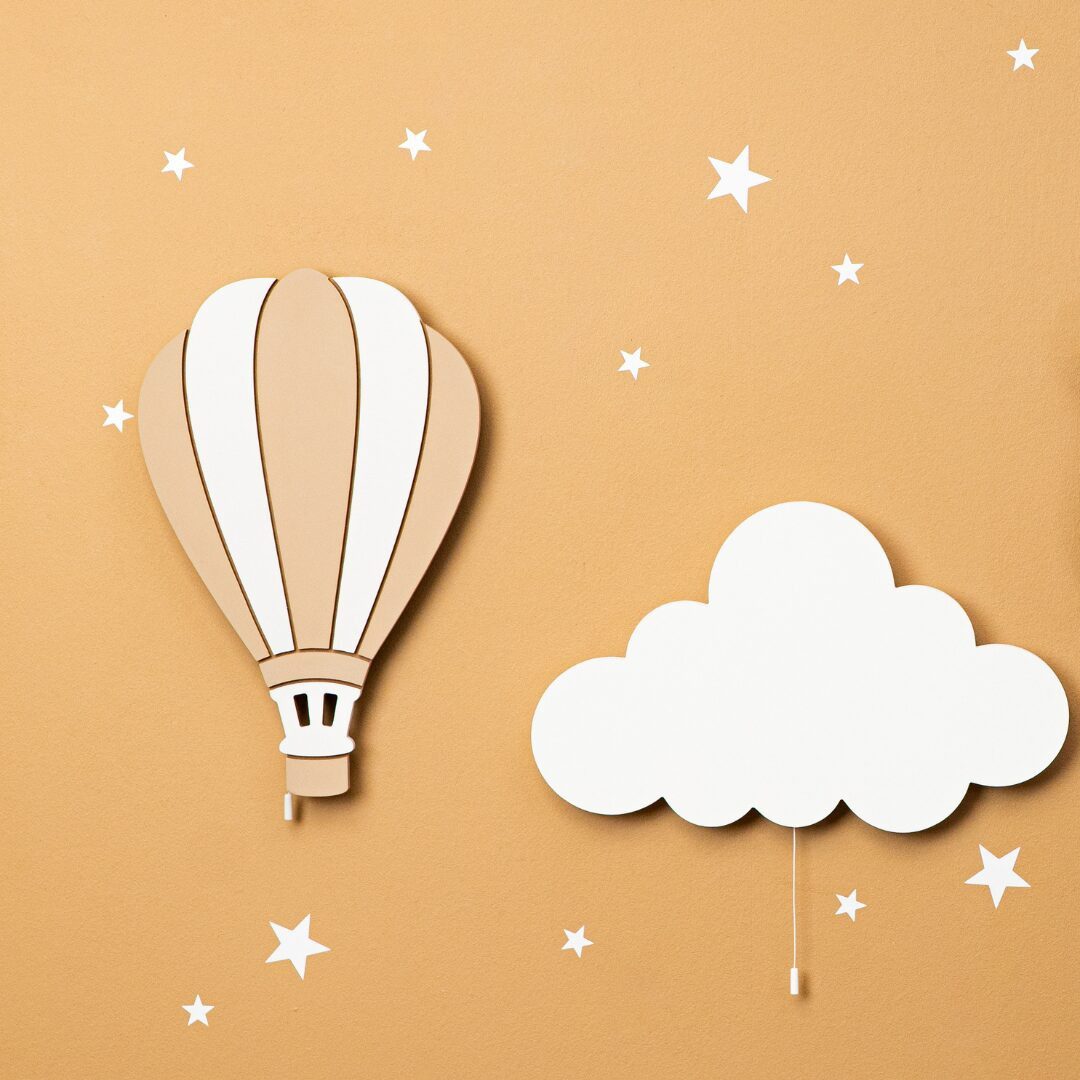 COZYCOLLECTIONS LED Wandleuchte Wandnachtlicht „Wolke + Heißluftballoon“ in Holzoptik, LED, Warmweiß, Montessori: ruhige Farben, klare Form, sanftes Licht