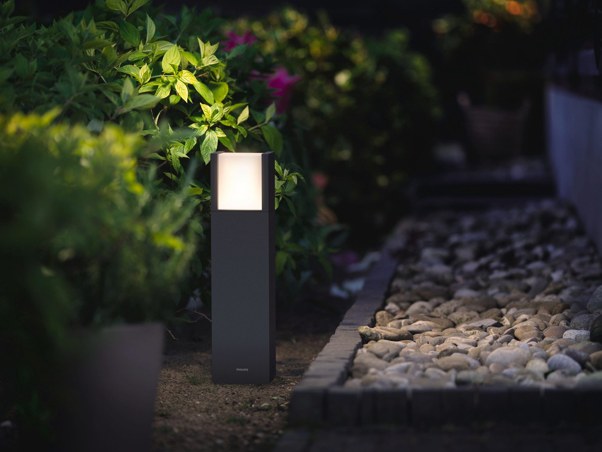 Philips Hue LED Sockelleuchte Outdoor A-Label Arbour Wegeleuchte 3,8W 27K, LED fest integriert, Warmweiß