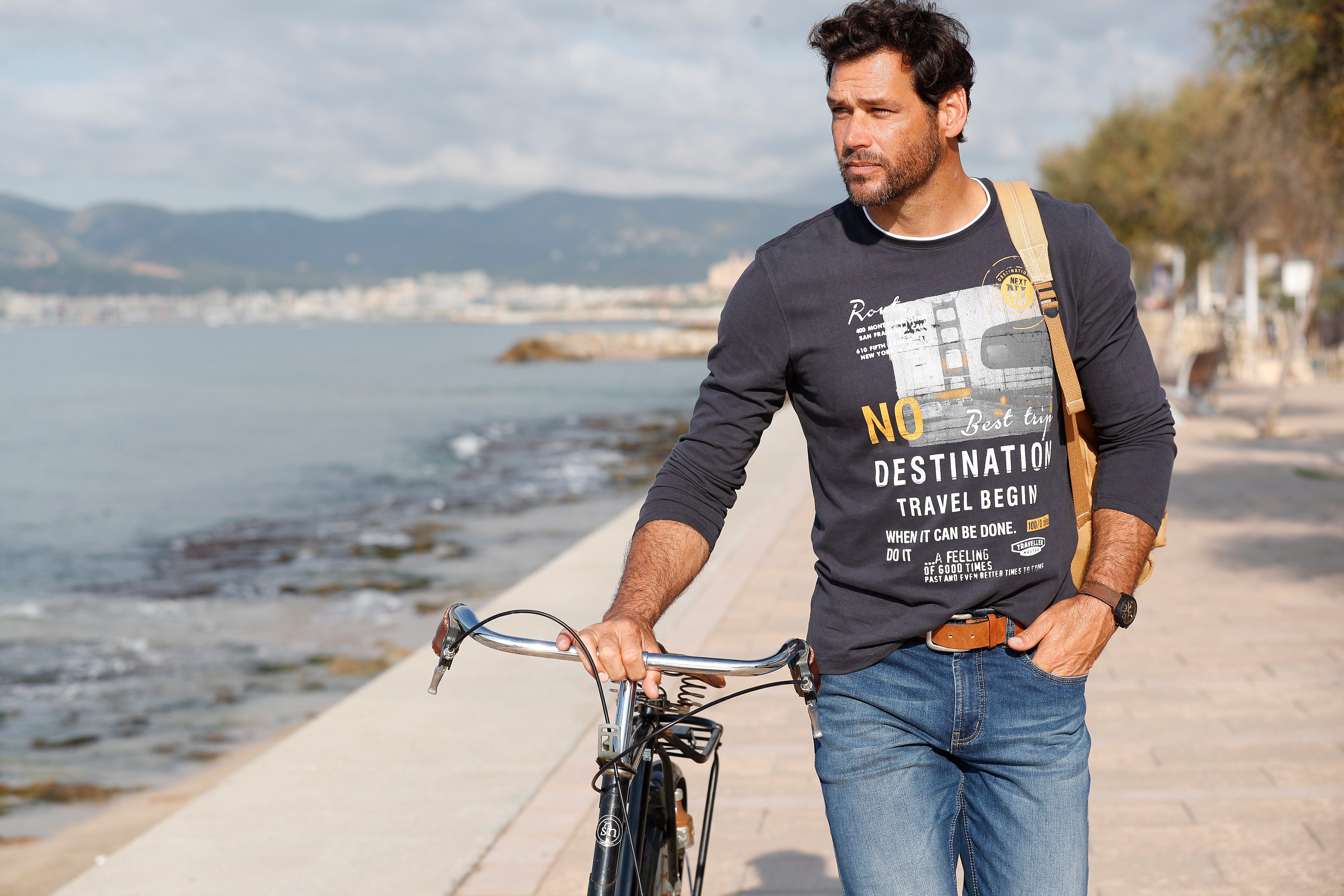 Man's World Langarmshirt neue Farbe! Langarm, bedruckt, Rundhalsausschnitt, aus 100% Baumwolle