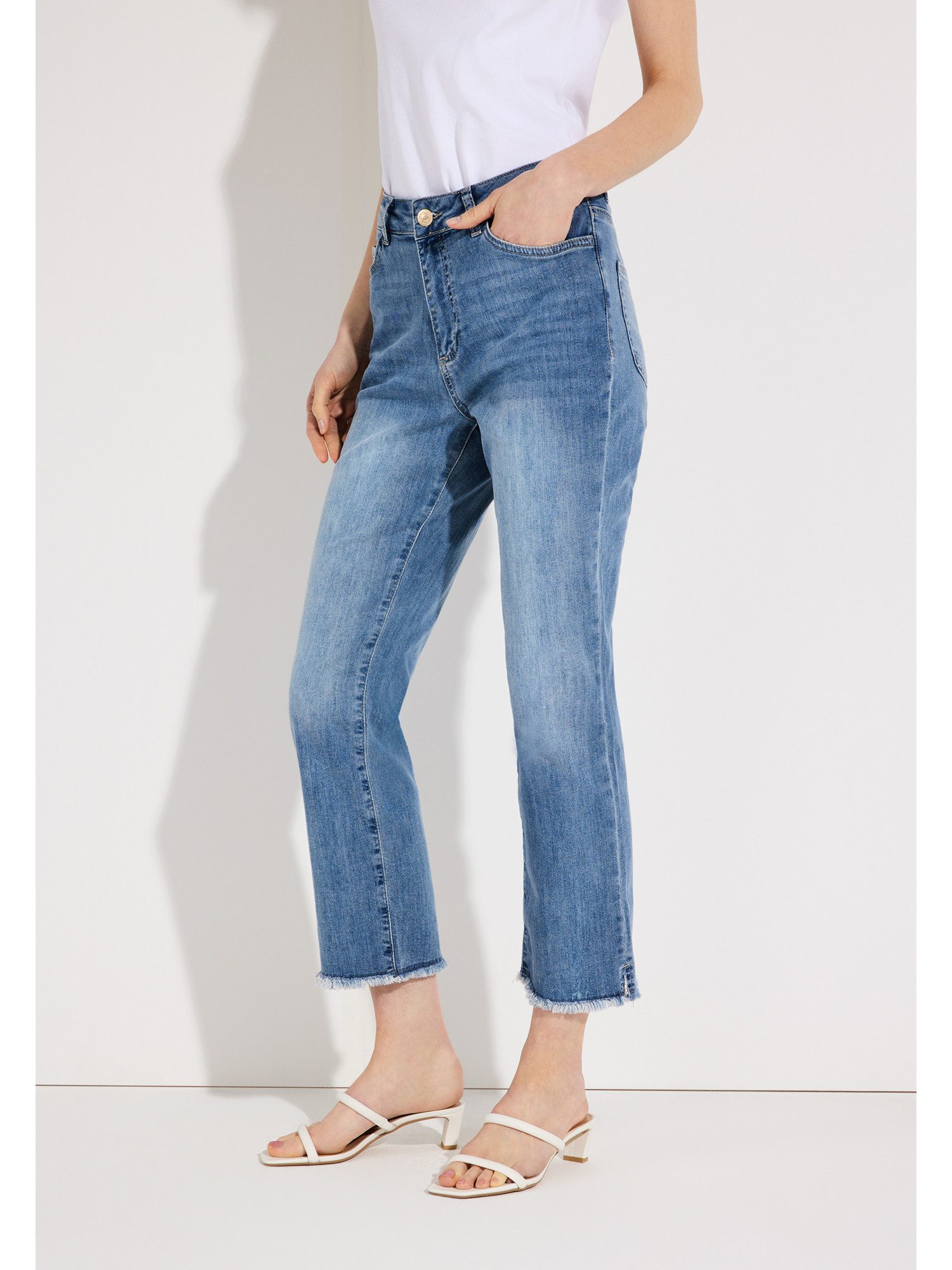 MORE&MORE Regular-fit-Jeans coole, verkürzte Jeans, Fransensaum