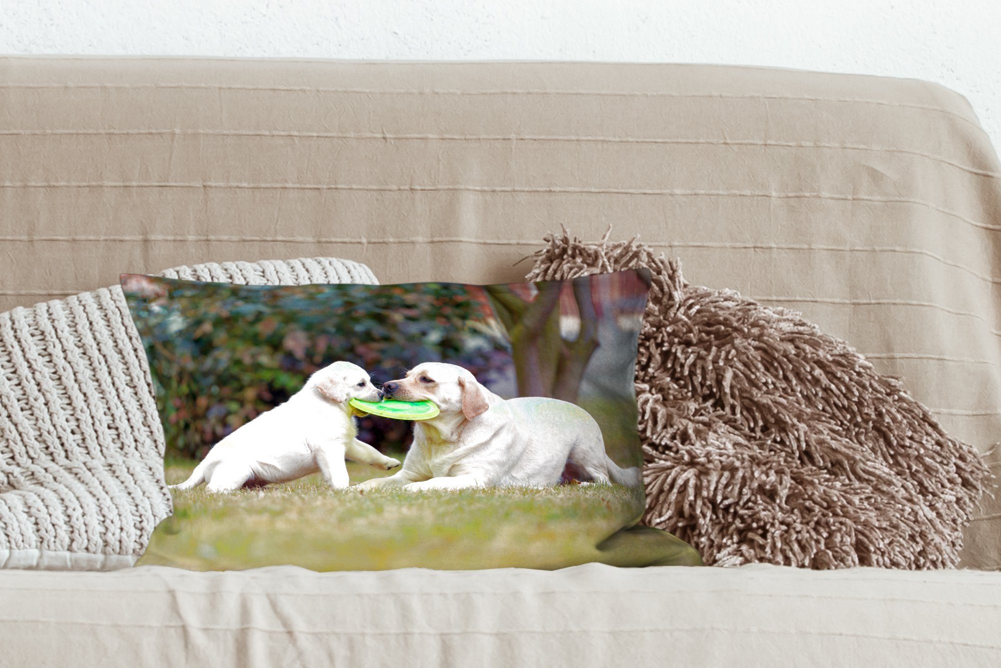 Wohzimmer Schlafzimmer Frisbee, Dekokissen mit Dekokissen Hund Füllung, einem MuchoWow Dekoration, seinem und Welpen mit Zierkissen,