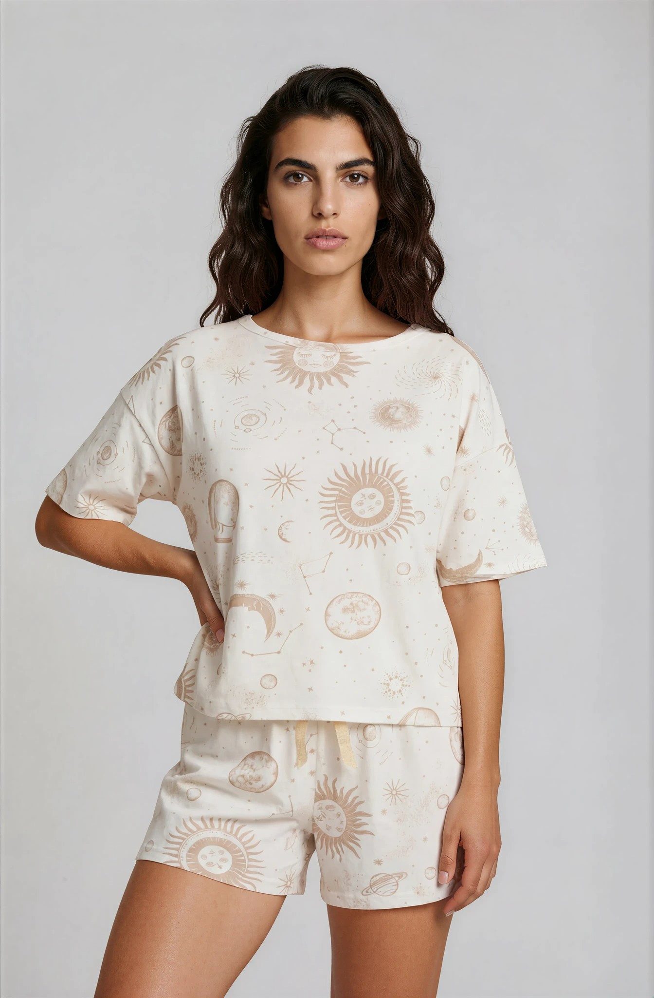 Mademoiselle Sommeil Shorty Schlafanzug mit Sonne- & Monddruck in Beige (2 tlg., 1 Stück) aus 100% Baumwolle