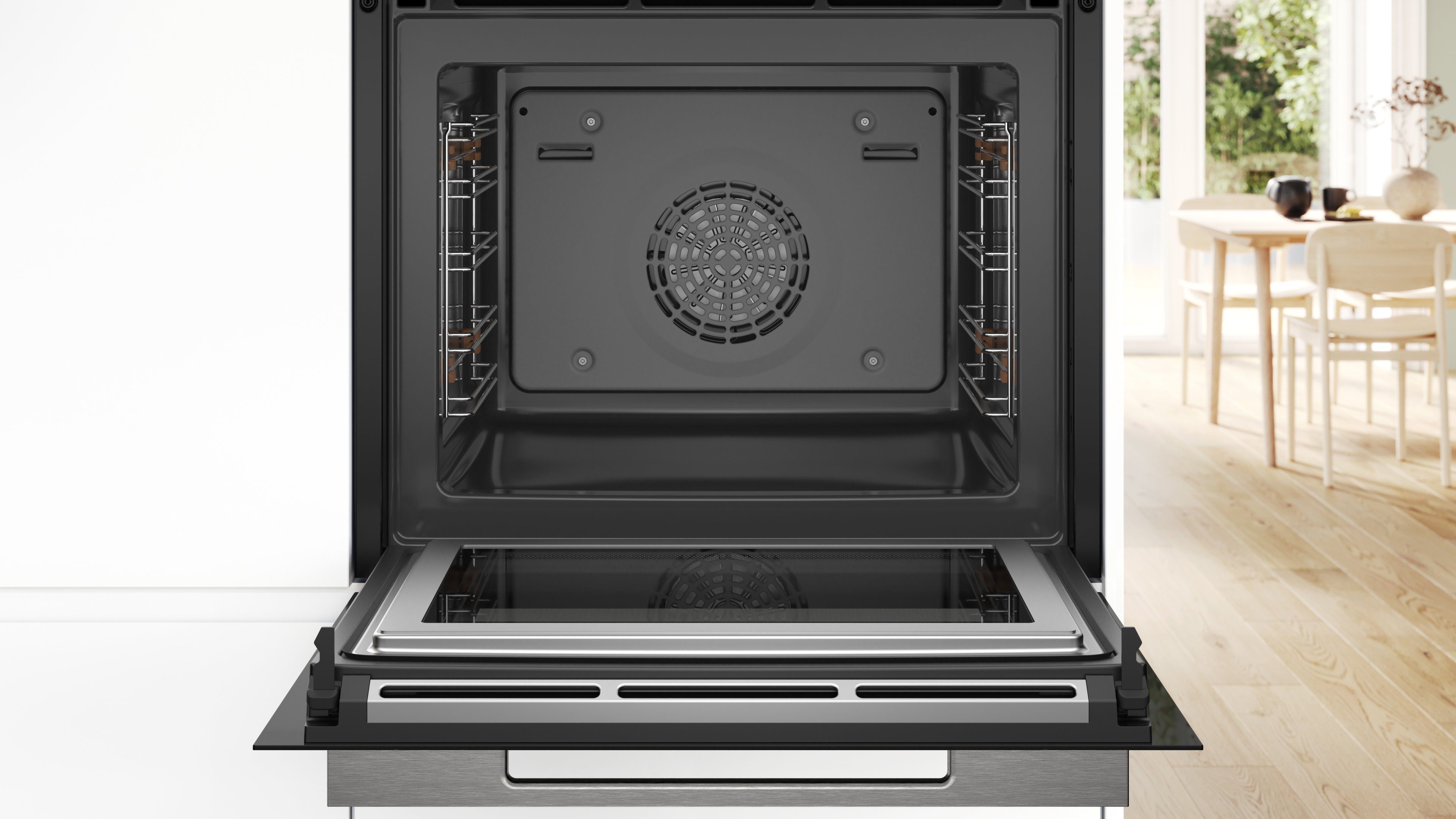 BOSCH Backofen mit Mikrowelle Serie 8 HMG7361B1, Gleichmäßige 4D-Heißluft & sanft schließende Klapptür – Bild 4 von 5