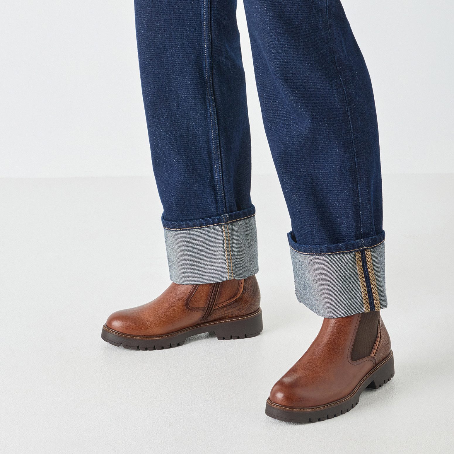 Tamaris Chelseaboots, Blockabsatz, Stiefelette mit Kontrast-Rahmennaht günstig online kaufen