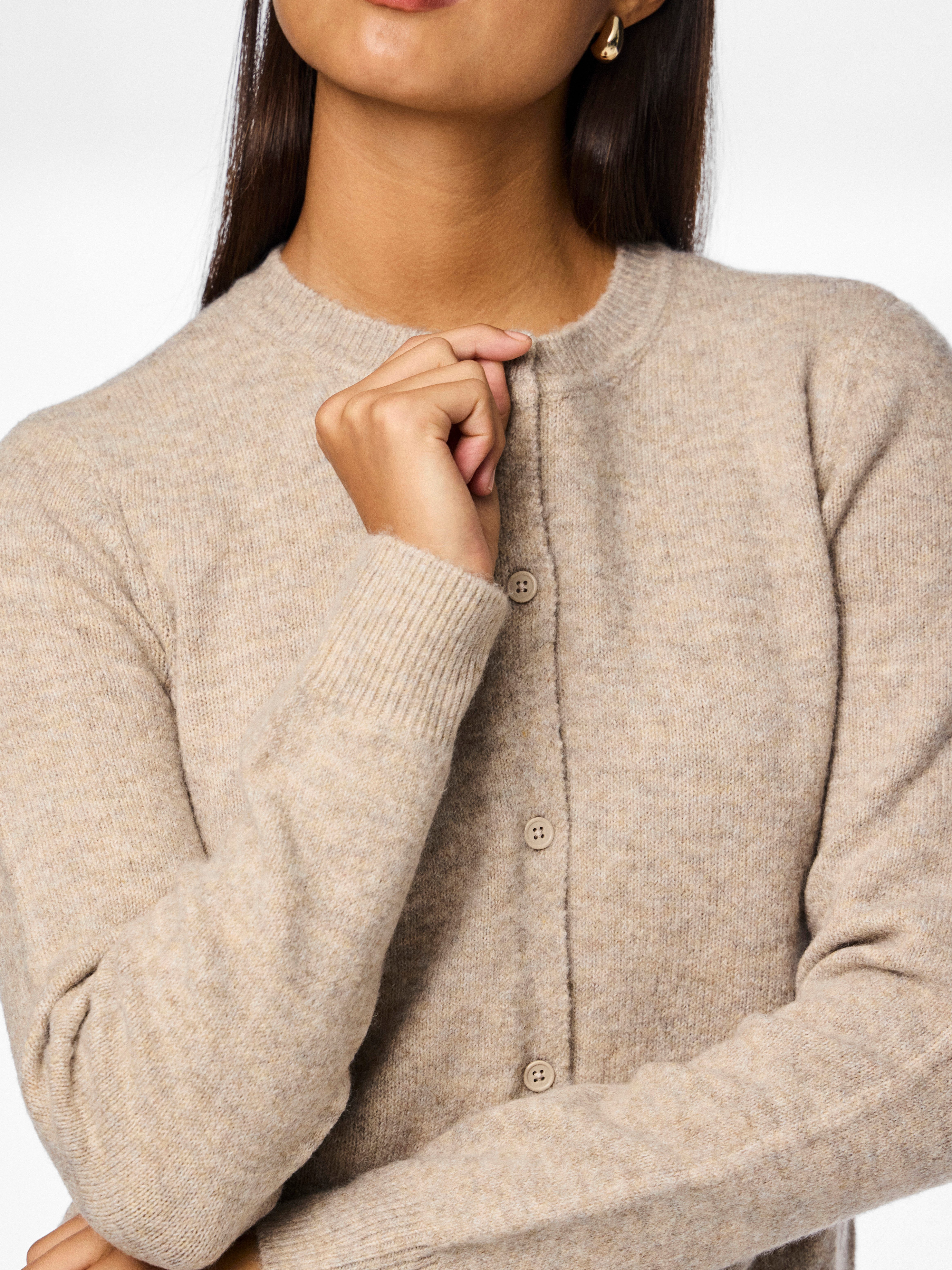 pieces Strickjacke PCMALOU LS KNIT CARDIGAN NOOS BC Materialmix, slim fit – Bild 2 von 5