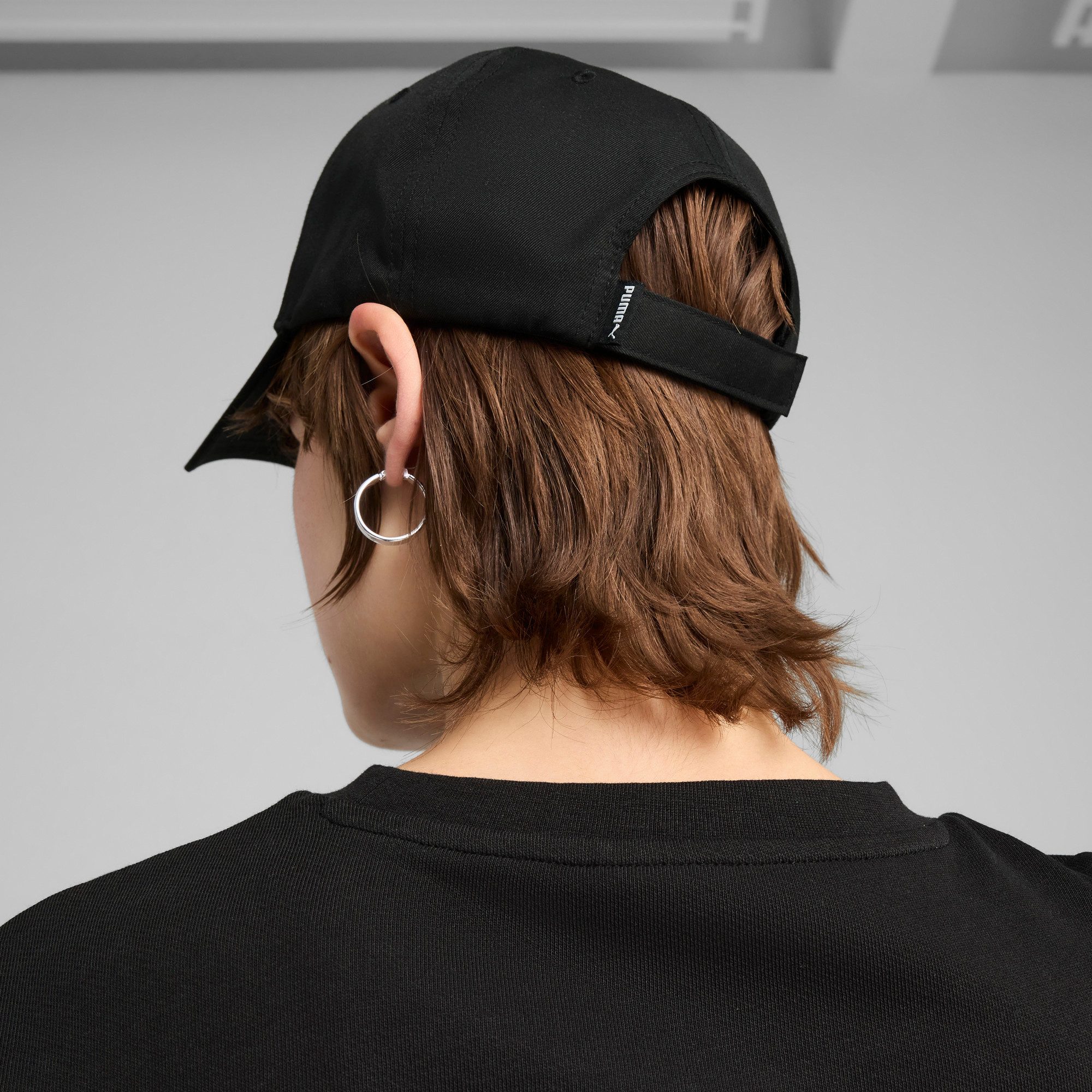 PUMA Baseball Cap ESS METAL CAT BB CAP klassisches 6-Panel-Design, gebogener Schirm, mit Metall-Pin