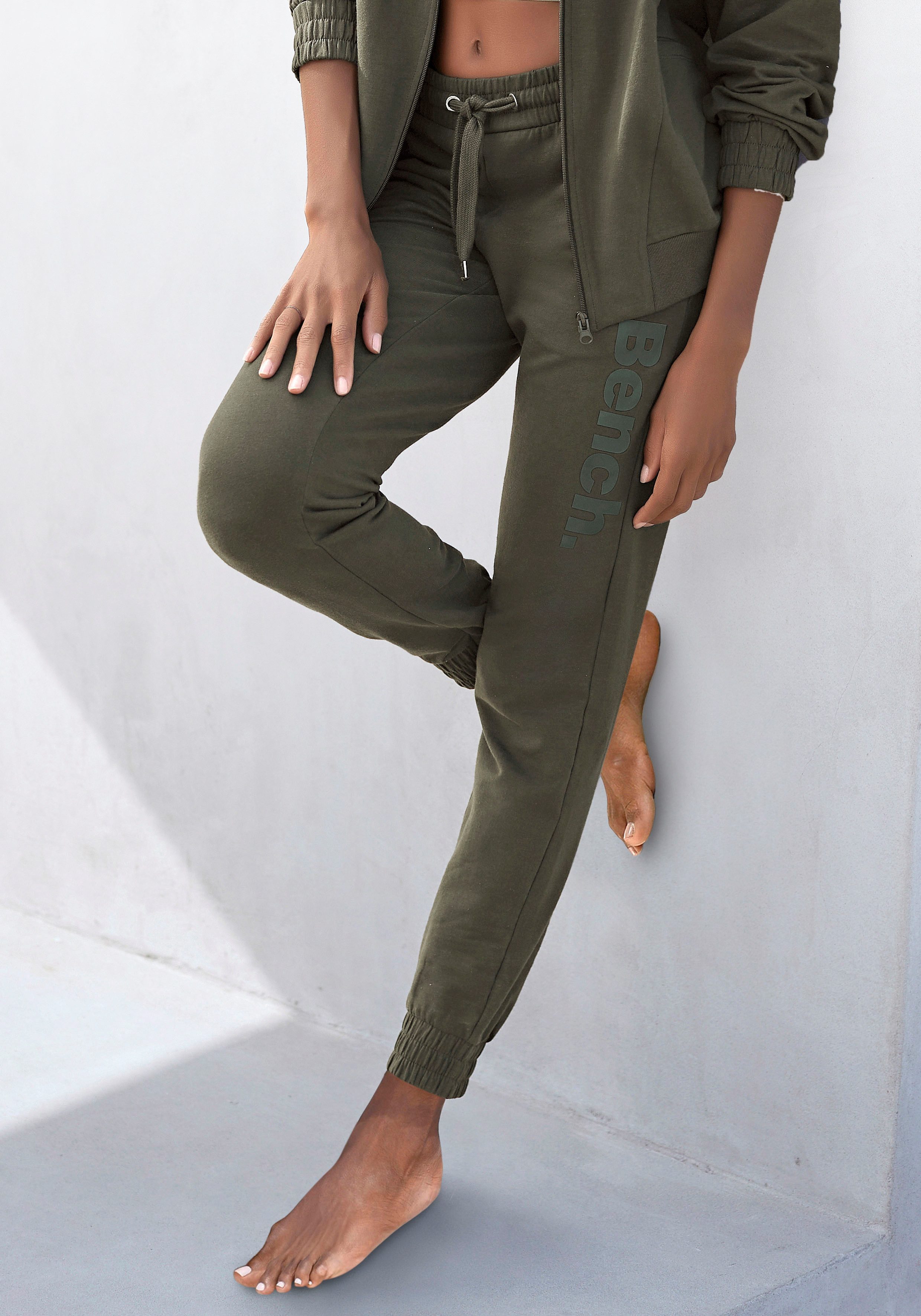 Bench. Loungewear Homewearhose mit Reißverschluss Taschen, Loungeanzug