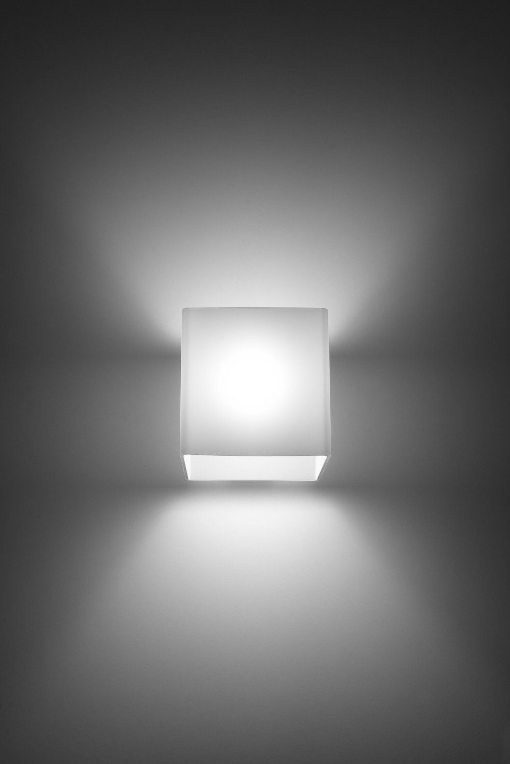 wechselbar, Weiß Glas Wandlampe Wohnzimmer LED Schirm LIVIO, Licht-Erlebnisse Flur Bauhaus Hotellampe Warmweiß, Wandleuchte eckig