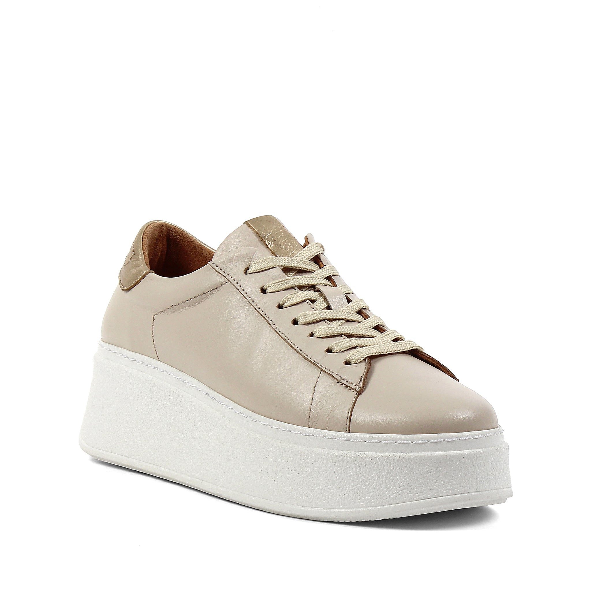 Celal Gültekin Plateau Sneaker Keilabsatz Goldakzent Low-Top Damen Keilsneaker Glattleder, Echtleder-Futter & Decksohle, Beige, 36