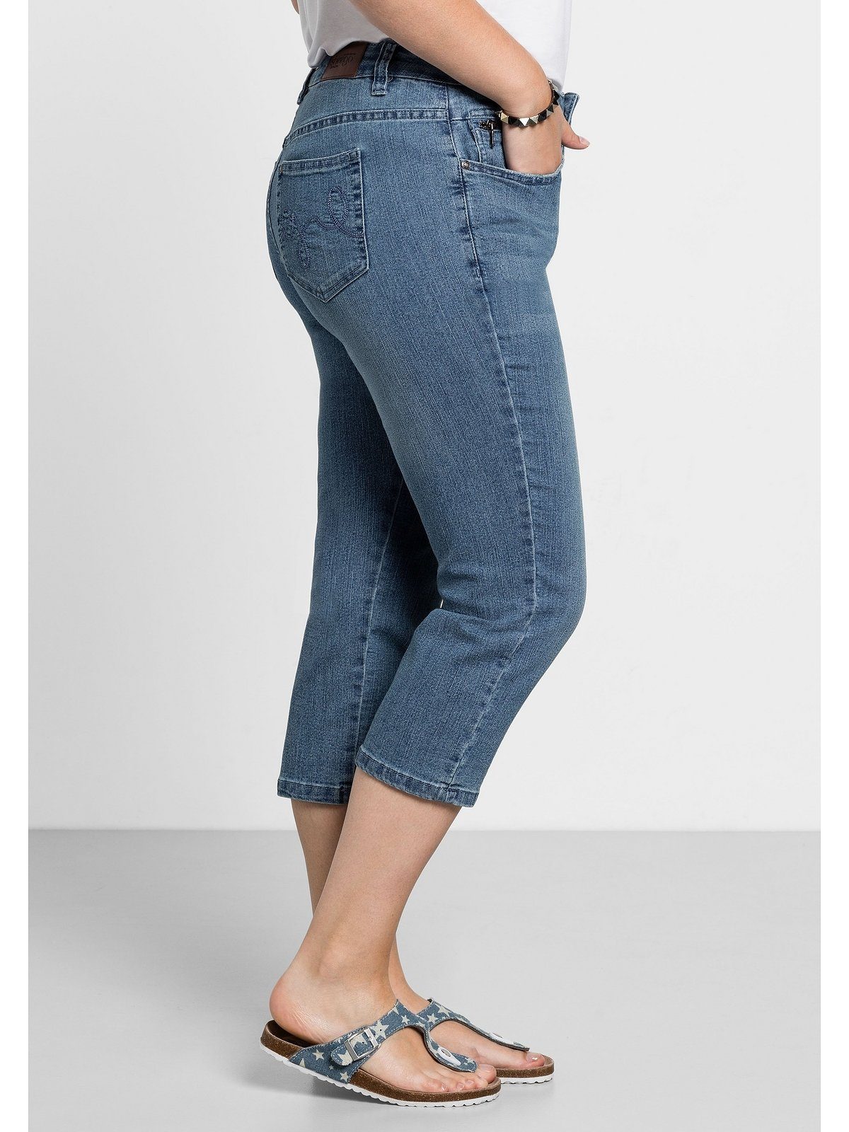 Sheego Caprijeans Große Größen mit Used-Effekten