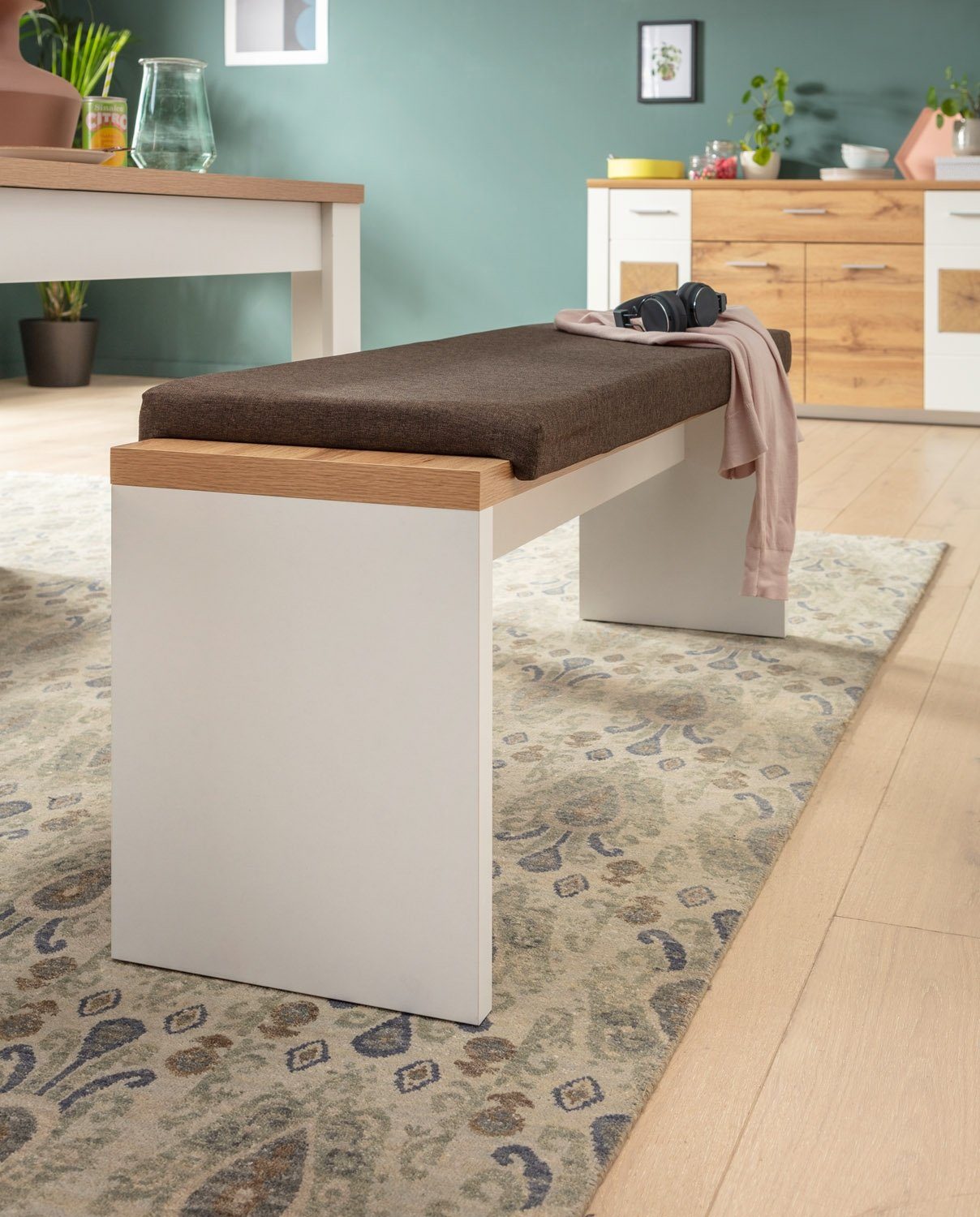 LIV'IN Sitzbank MATERA, B 130 x T 40 cm, Weiß supermatt, Eiche Altholz Dekor, mit Klemmkissen aus Webstoff