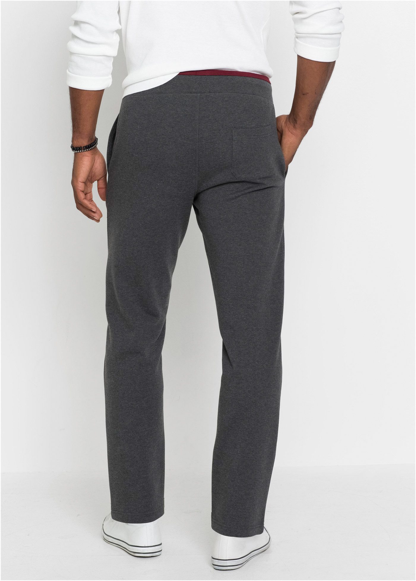 bonprix Jogginghose mit elastischem Bund, mit Kordelzug, regular fit, mit Gesäßtasche