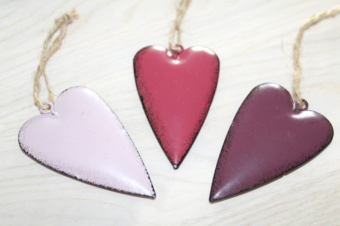LB H&F Lilienburg Hängedekoration 6er SET Herz Herzen Metall Hängedekoration Anhänger Shabby Hochzeit (modern LILA, Hänger Deko Frühling Herbst Winter DIY Weihnachten Taufe Liebe Muttertag), Metallanhänger Landhaus Hängedeko Fensterhänger Mädchen Geburtstagsdeko Fensterdekoration, Herzanhänger Dekohänger Dekoherzen basteln hängen Punkte), Geburtstag Geschenkanhänger Metallherzen Herzhänger