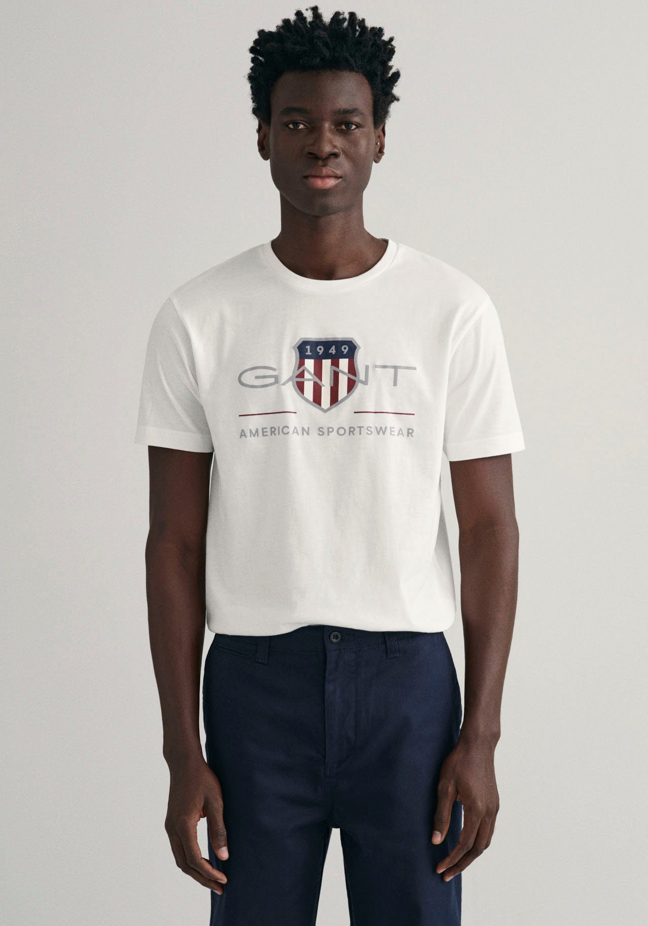 auf mit Gant der white SS Brust Logodruck REG SHIELD T-SHIRT T-Shirt ARCHIVE