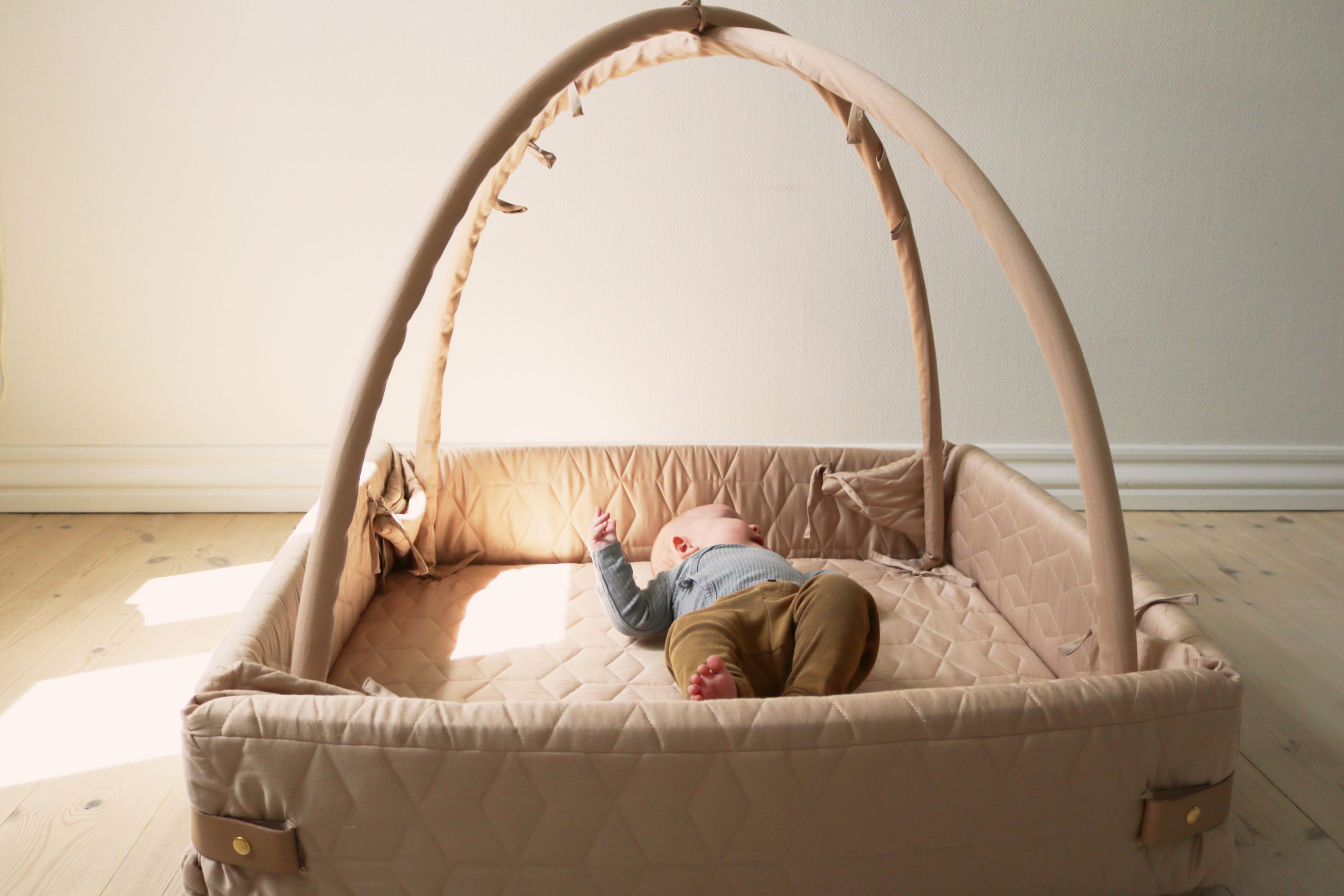 FILIBABBA Babybett Beige Baby Gym Aktivitätsnest, günstig online kaufen