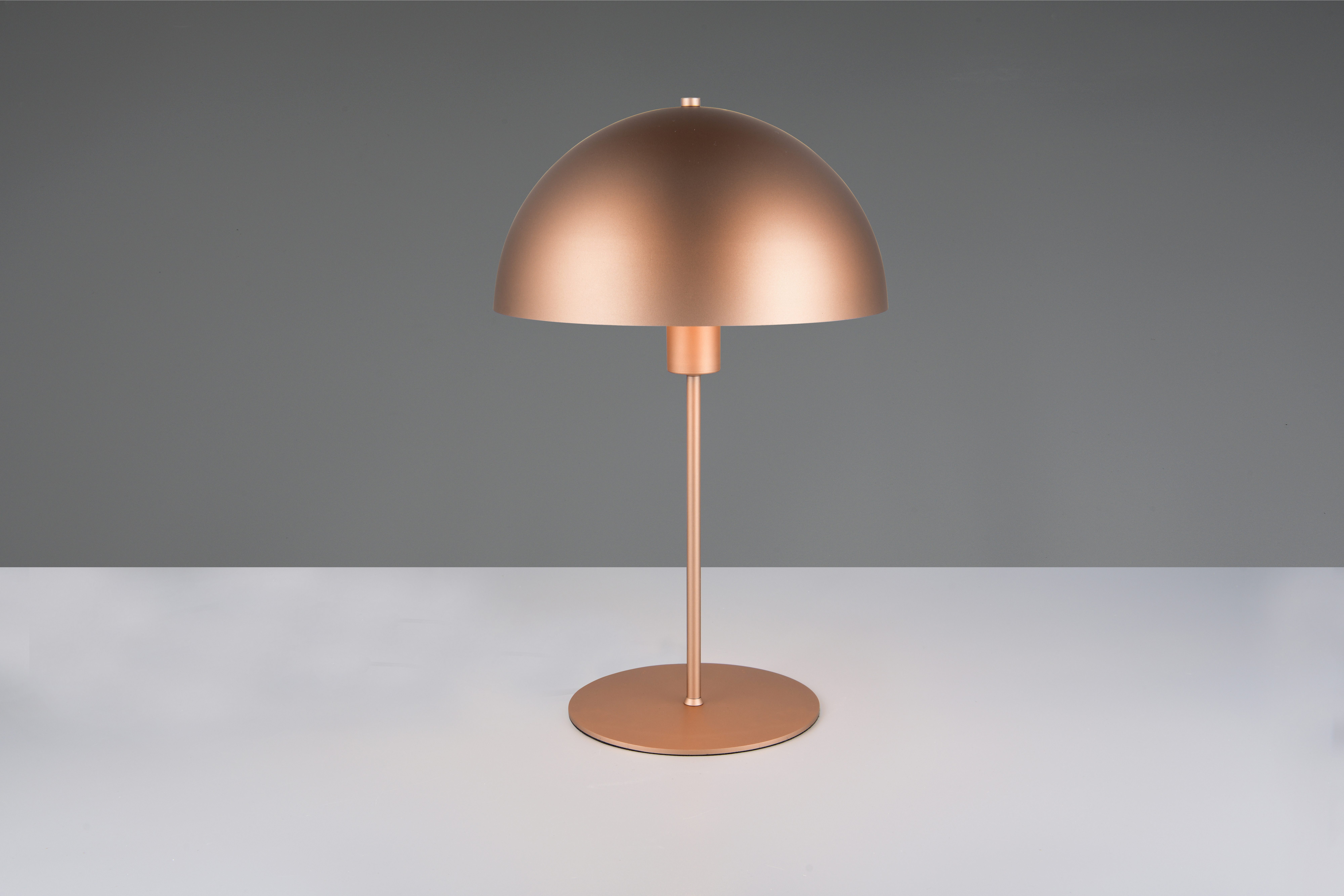 TRIO Leuchten Schreibtischlampe NOLA, exkl. 1x E27 max 40W, Tischlampe mit Schnurschalter Höhe 45cm, Ein-/Ausschalter, Leuchtmittel wechselbar, warmweiß - kaltweiß, Ø 30cm, Nachttischlampe, 180cm Anschlusskabel, Leuchtmittel wechselbar