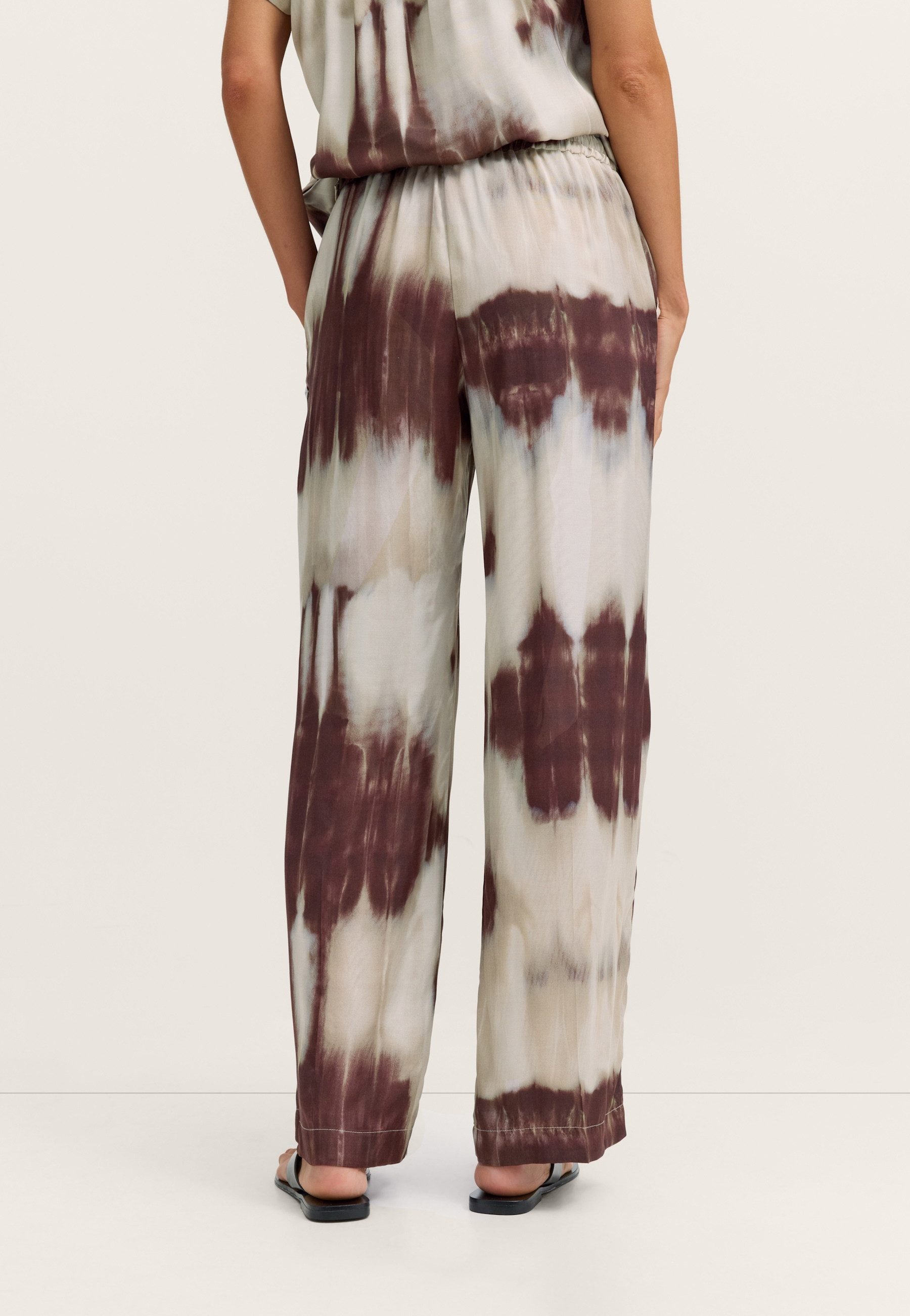 bugatti Stoffhose mit grafischem Print aus Viskose