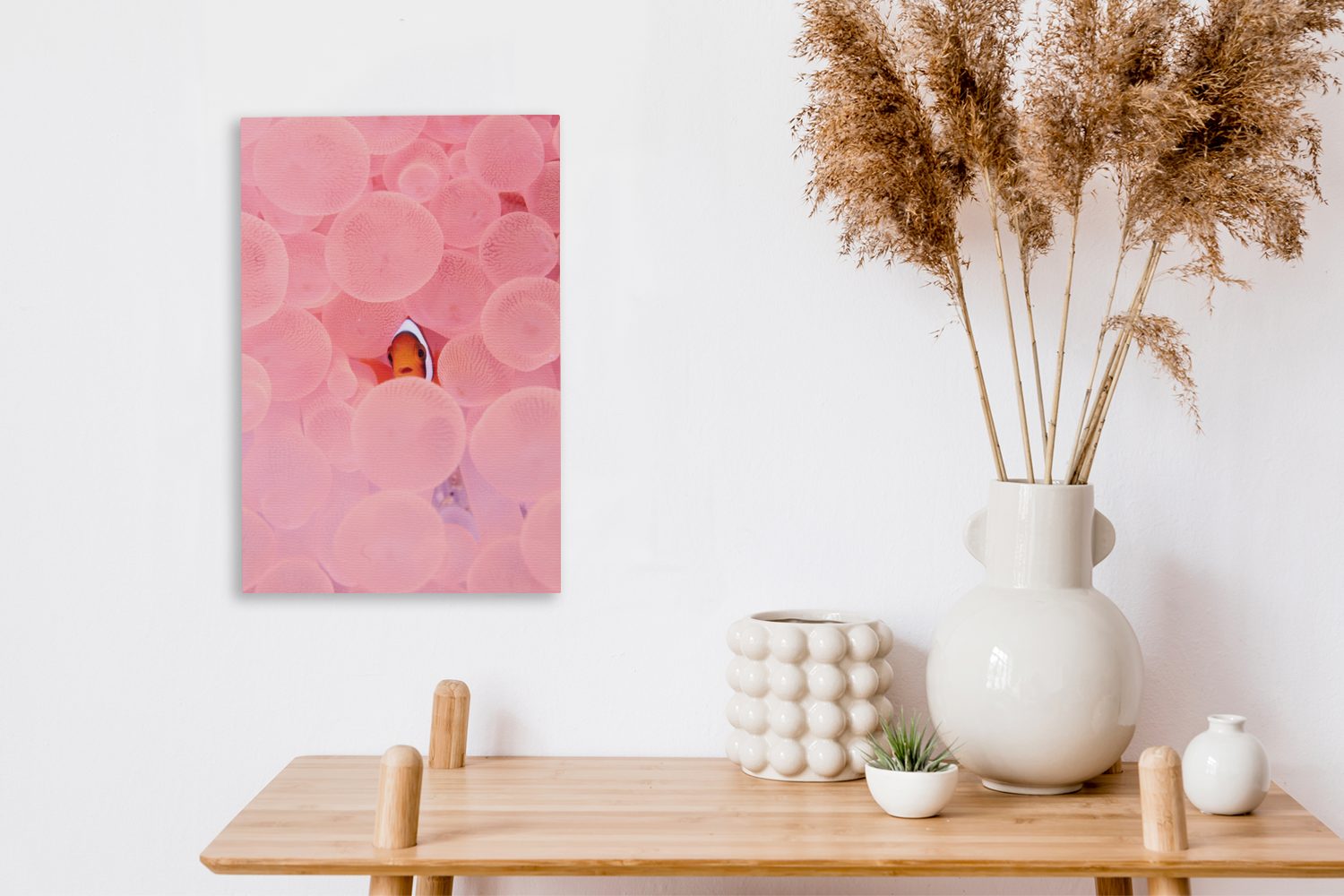 Zackenaufhänger, inkl. Leinwandbild rosa 20x30 OneMillionCanvasses® fertig cm in Koralle, St), (1 Leinwandbild Clownfisch Gemälde, bespannt