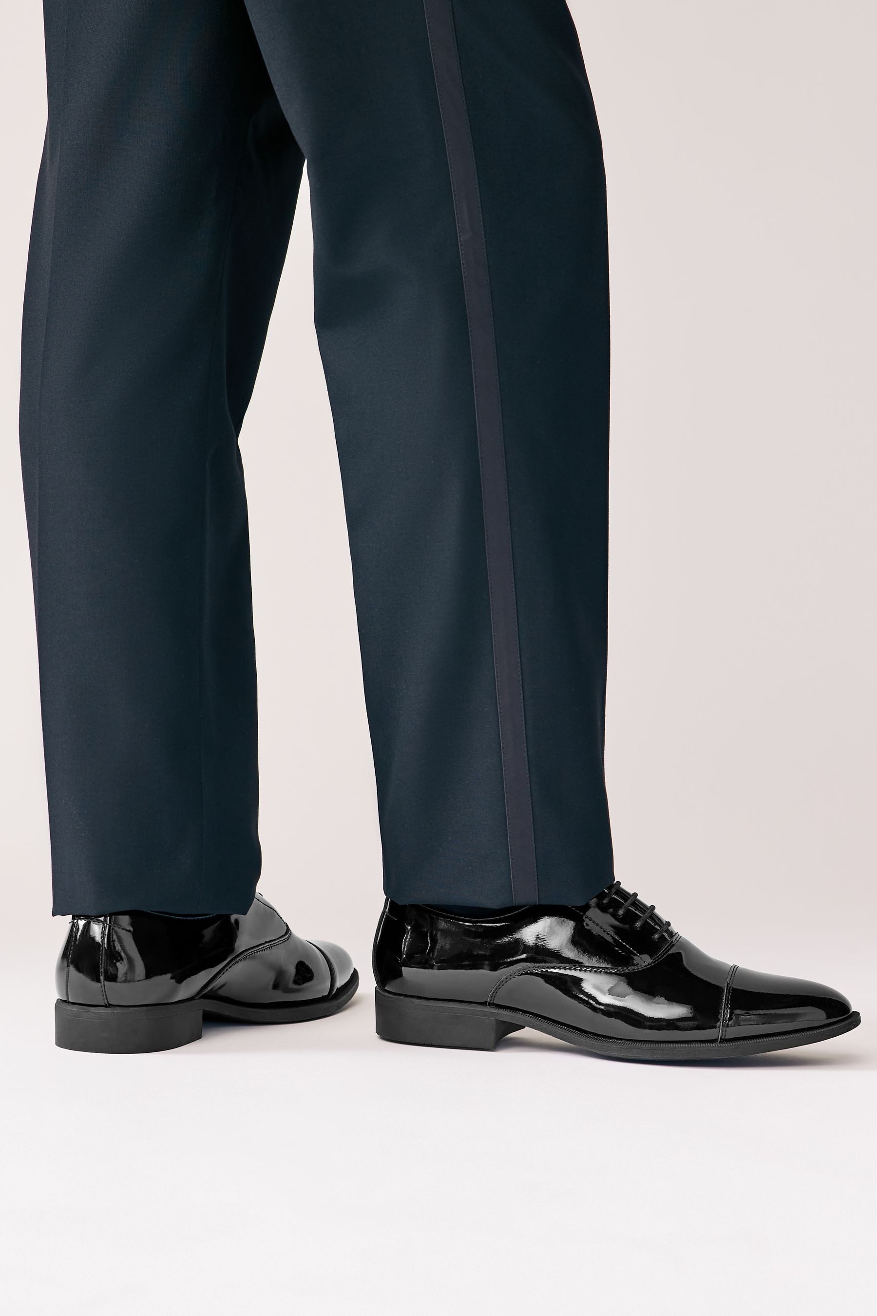 Next Oxfordschuhe aus Lackleder, weite Passform Schnürschuh (1-tlg)