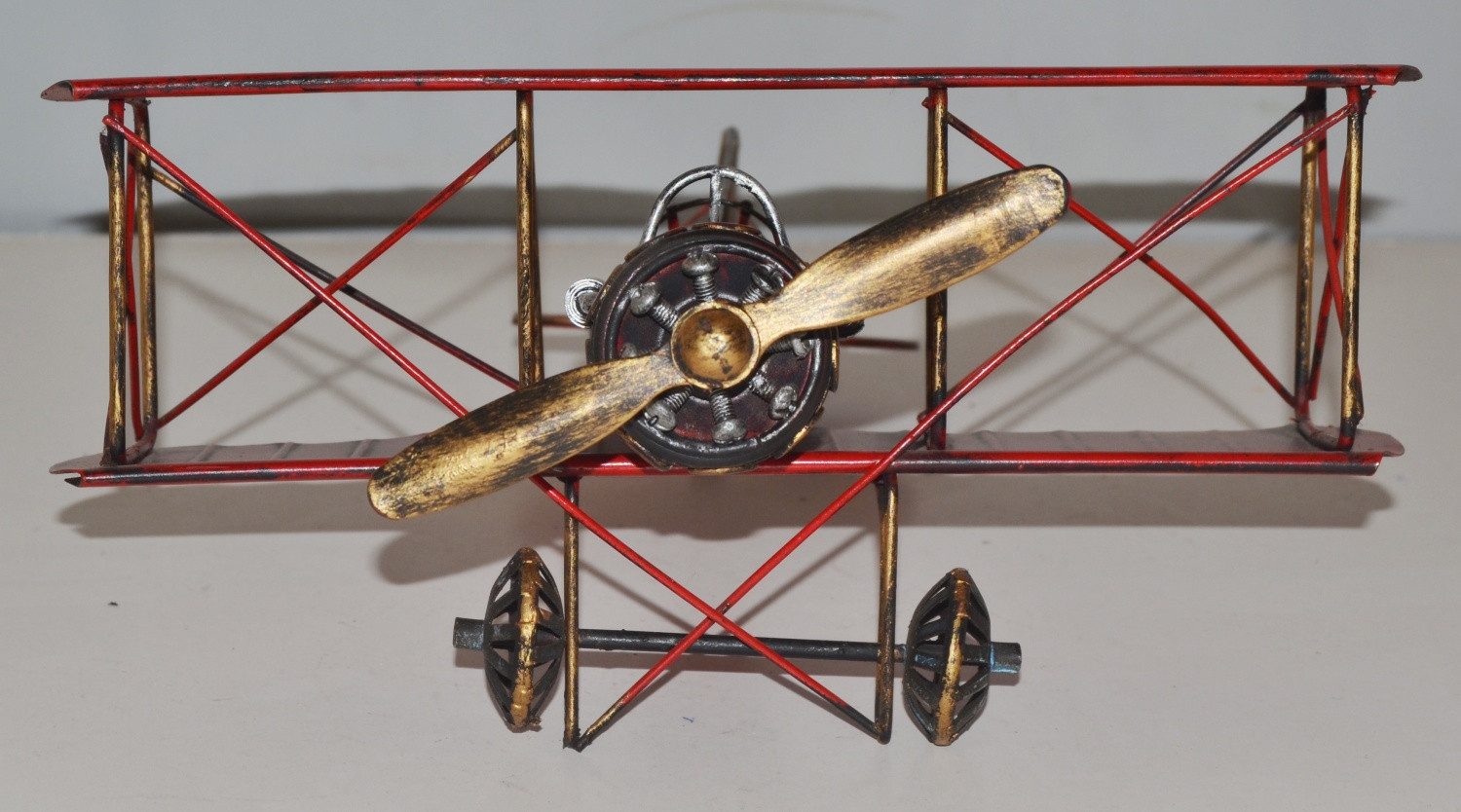 JS GartenDeko Modellflugzeug Blech Modellflugzeug Oldtimer Fokker Doppeldecker Flugzeug L 29 cm