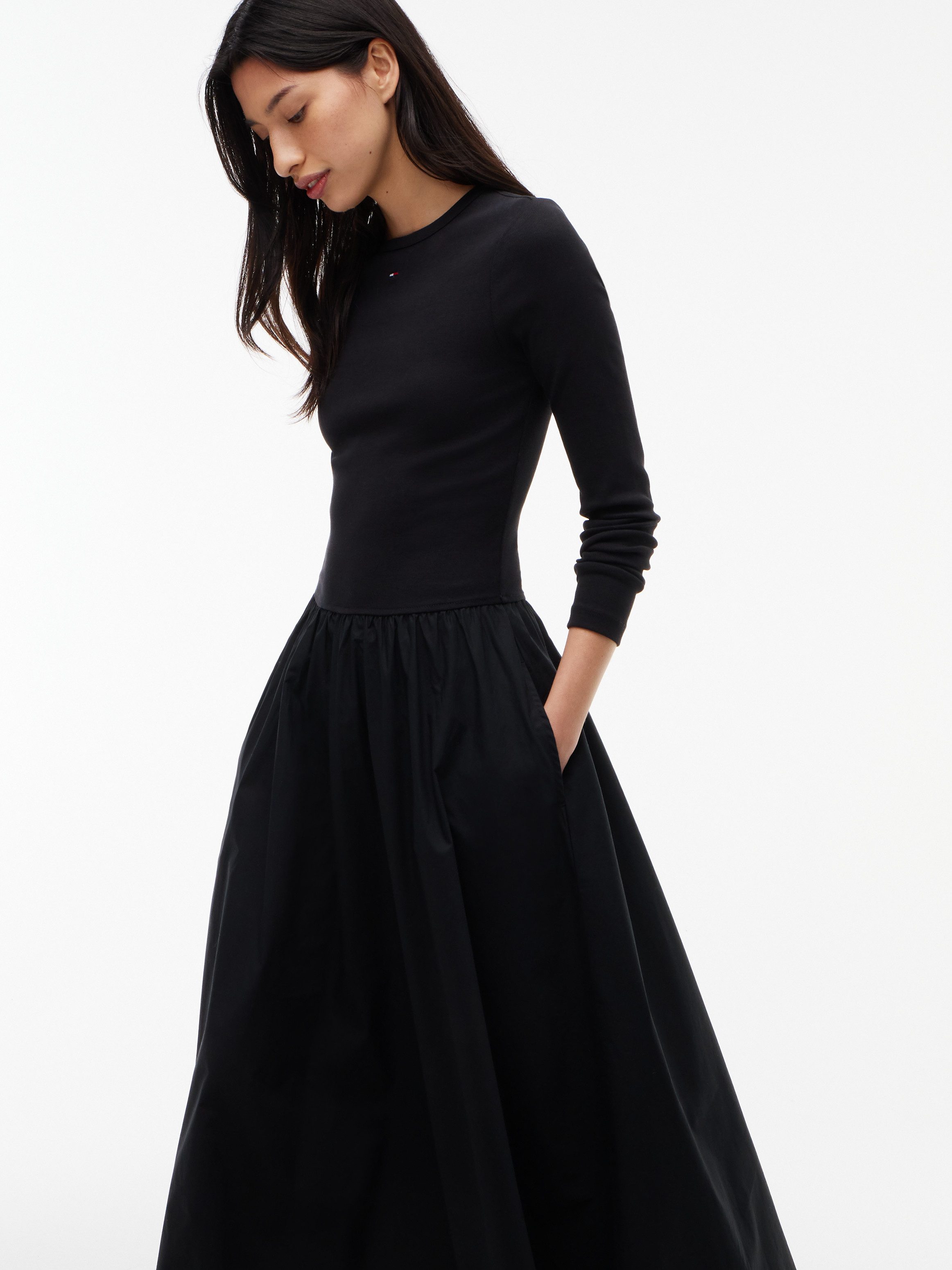 Tommy Jeans Midikleid TJW RIB POPLIN MIDI LS DRESS EXT Baumwolle, figurbetont, in gerippter Struktur